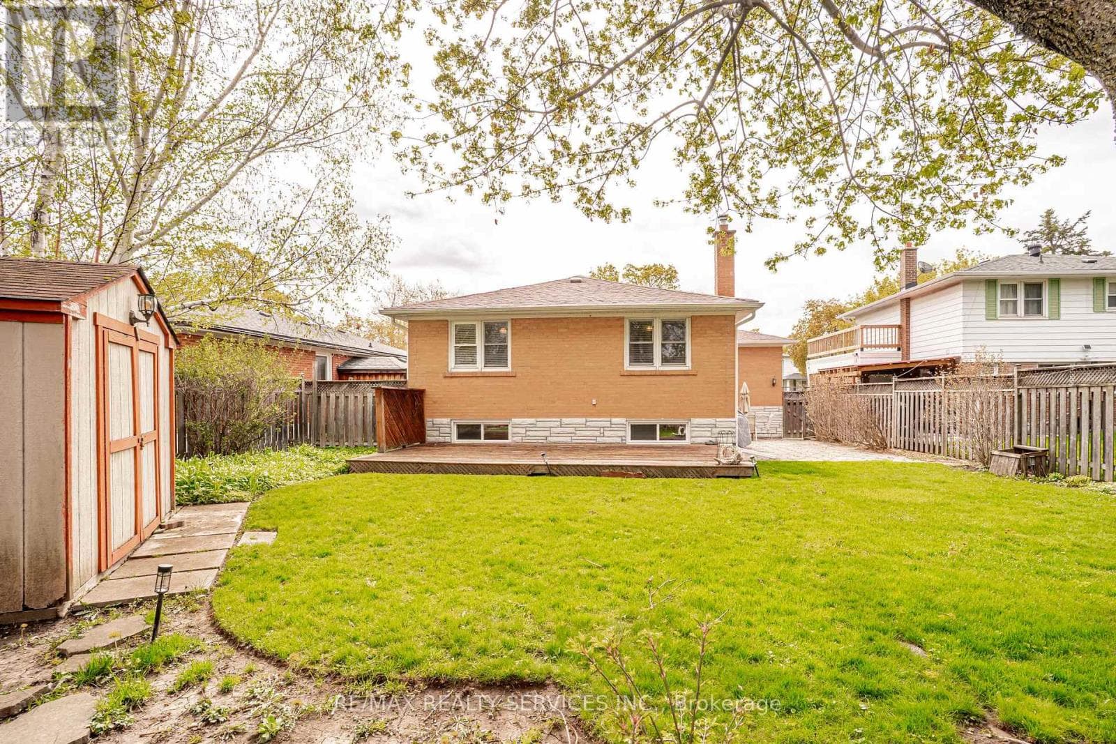 Renovated Brampton South bungalow with side entrance and finished basement, listed at $949,000 36