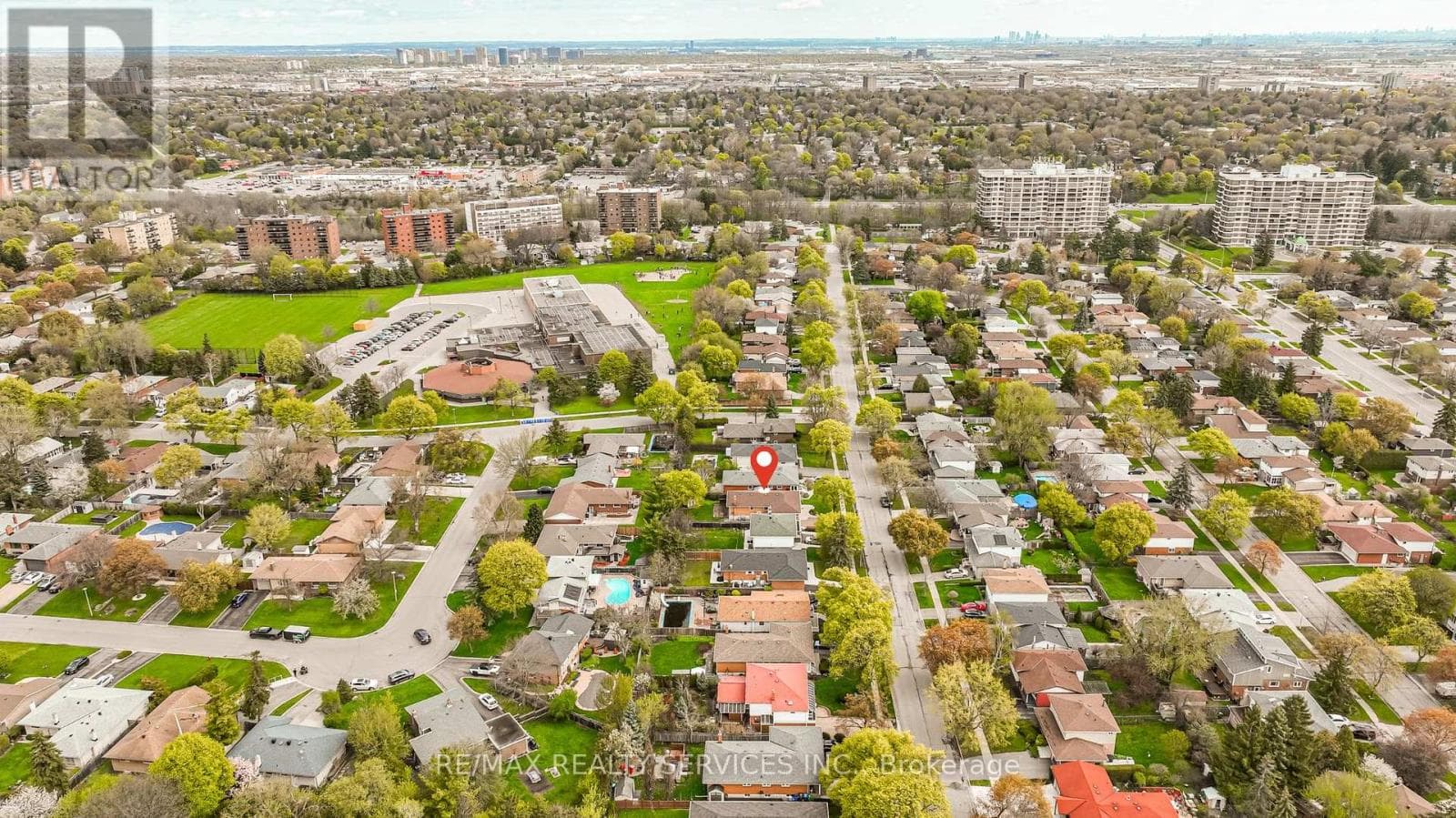 Renovated Brampton South bungalow with side entrance and finished basement, listed at $949,000 42