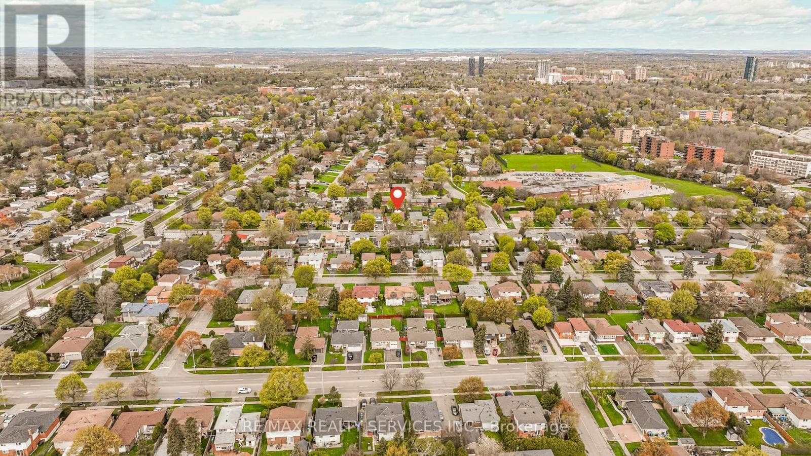 Renovated Brampton South bungalow with side entrance and finished basement, listed at $949,000 45