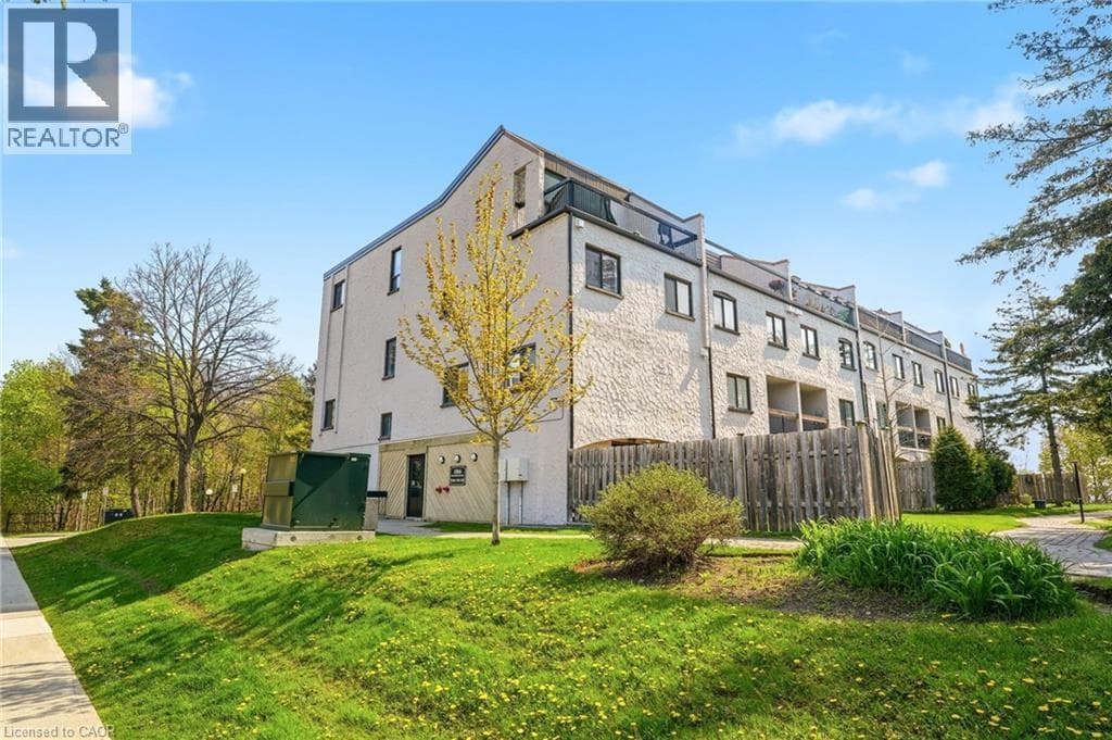Updated 3-bed Oakville townhouse at $492,000 with positive carry from 20% down