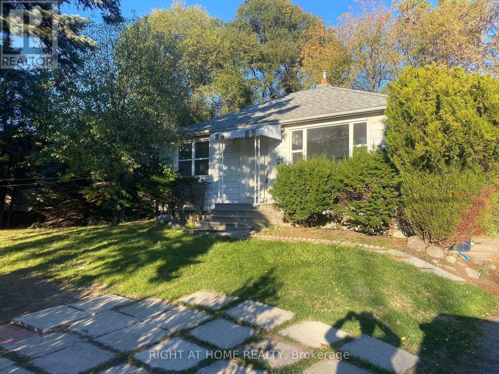 West Hill detached bungalow on 80x100 ft lot near Guildwood GO, severance potential
