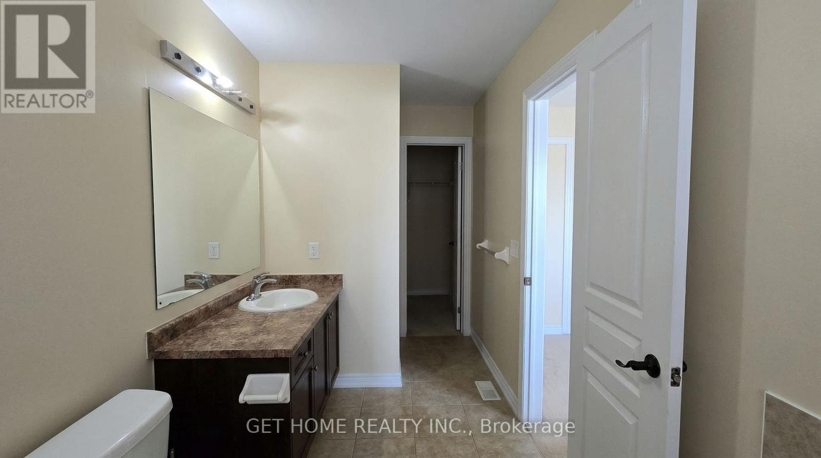 Credit Valley detached with legal 2-bed basement suite, steps to Mount Pleasant GO 16
