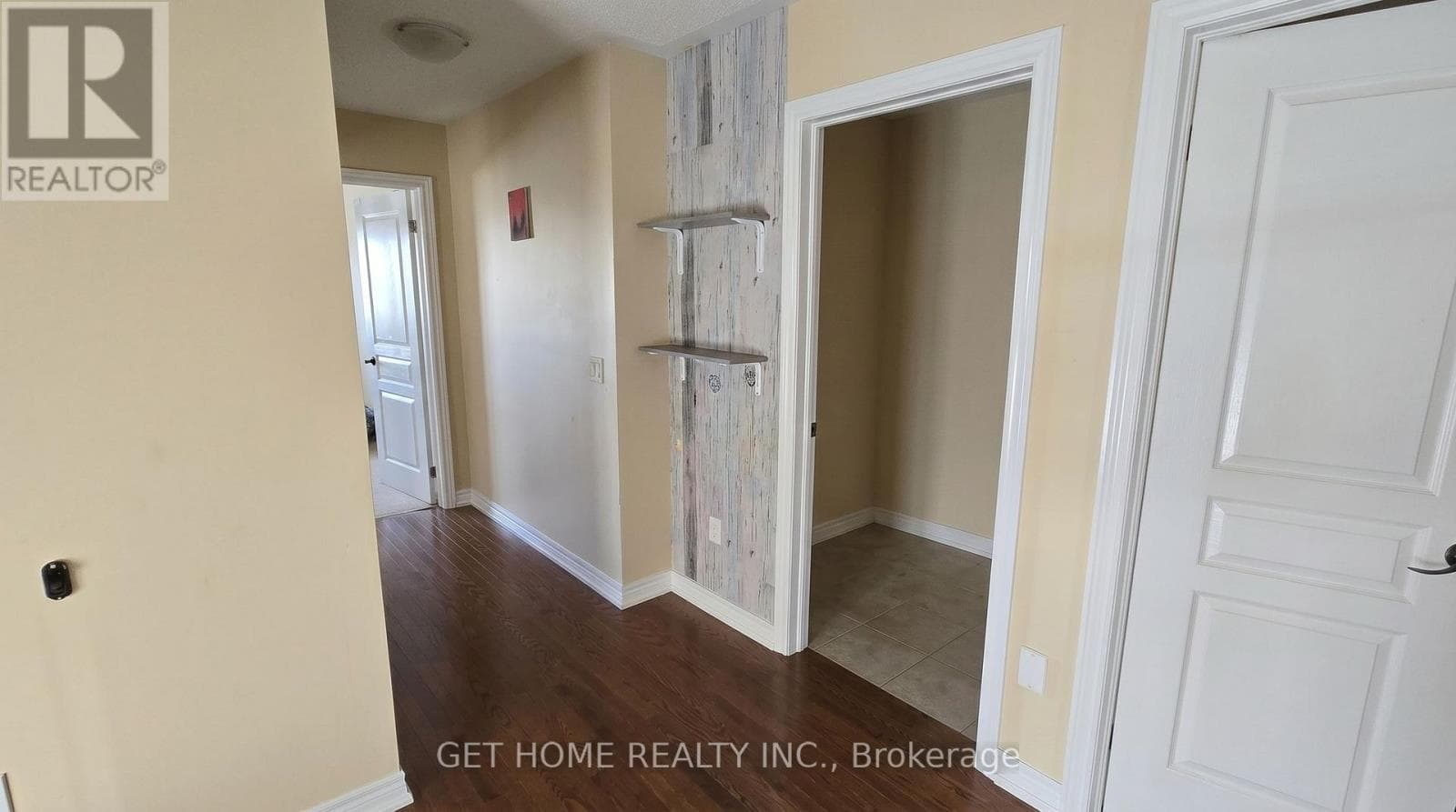 Credit Valley detached with legal 2-bed basement suite, steps to Mount Pleasant GO 17