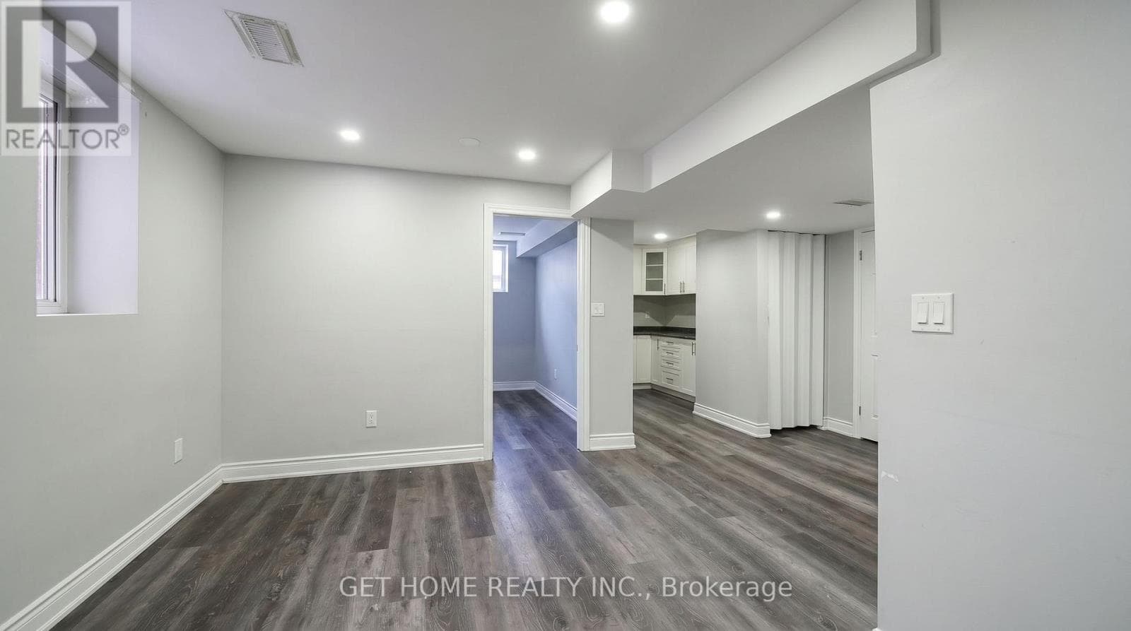 Credit Valley detached with legal 2-bed basement suite, steps to Mount Pleasant GO 18
