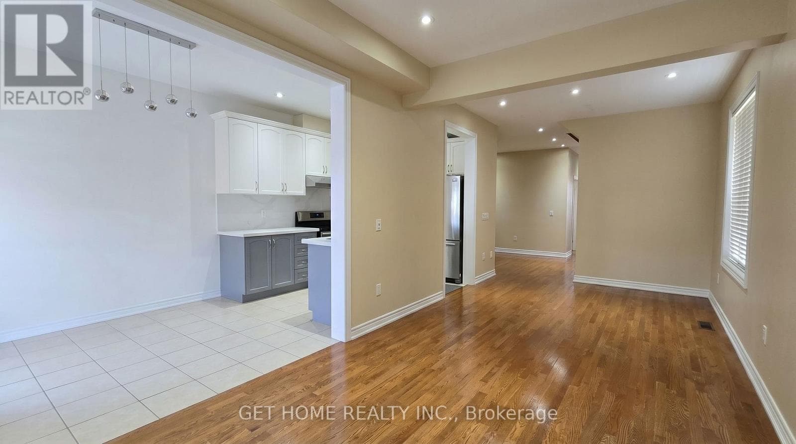 Credit Valley detached with legal 2-bed basement suite, steps to Mount Pleasant GO 4
