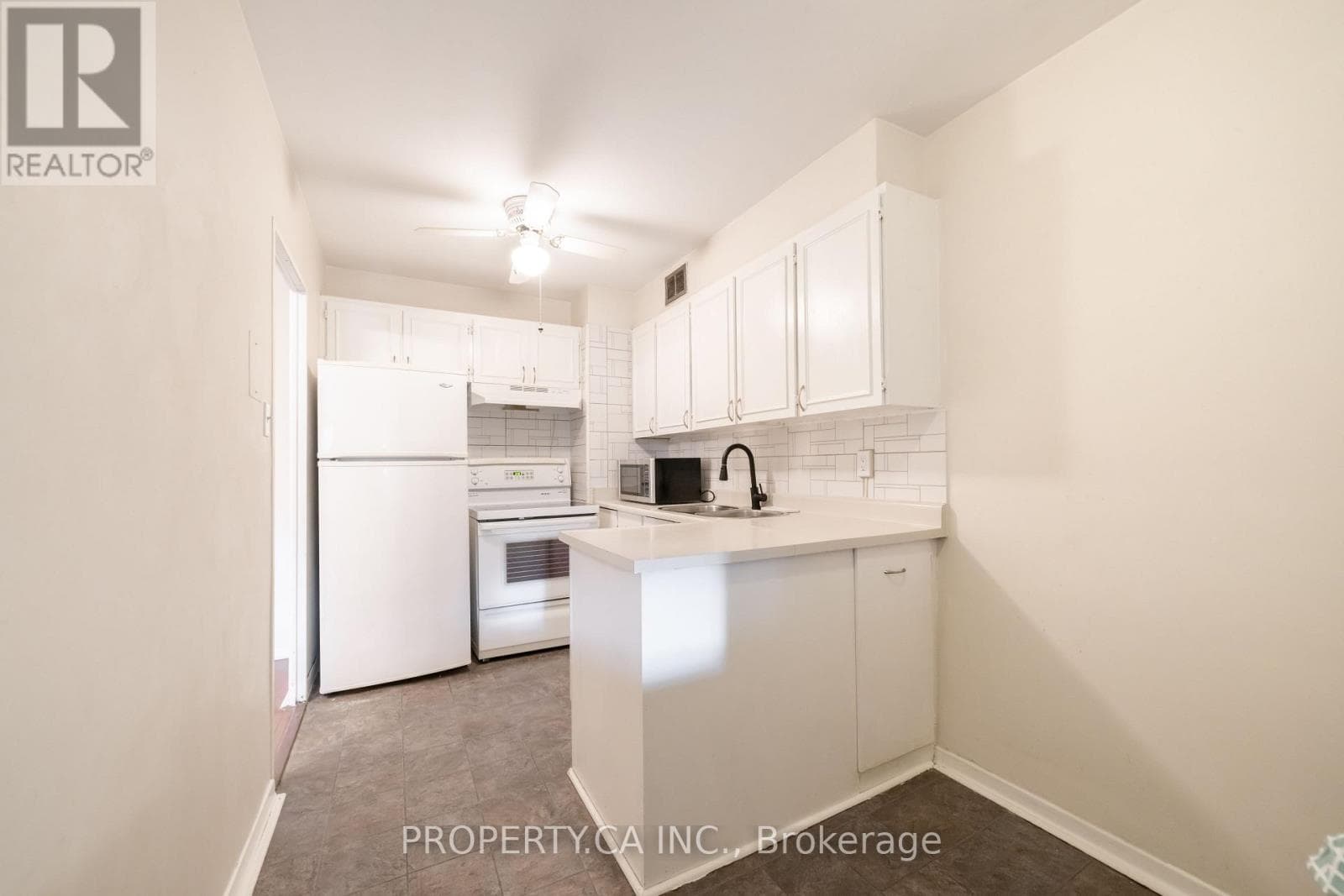 1,080 sqft 2-bed condo steps to Finch West LRT and York University, $489,000 13