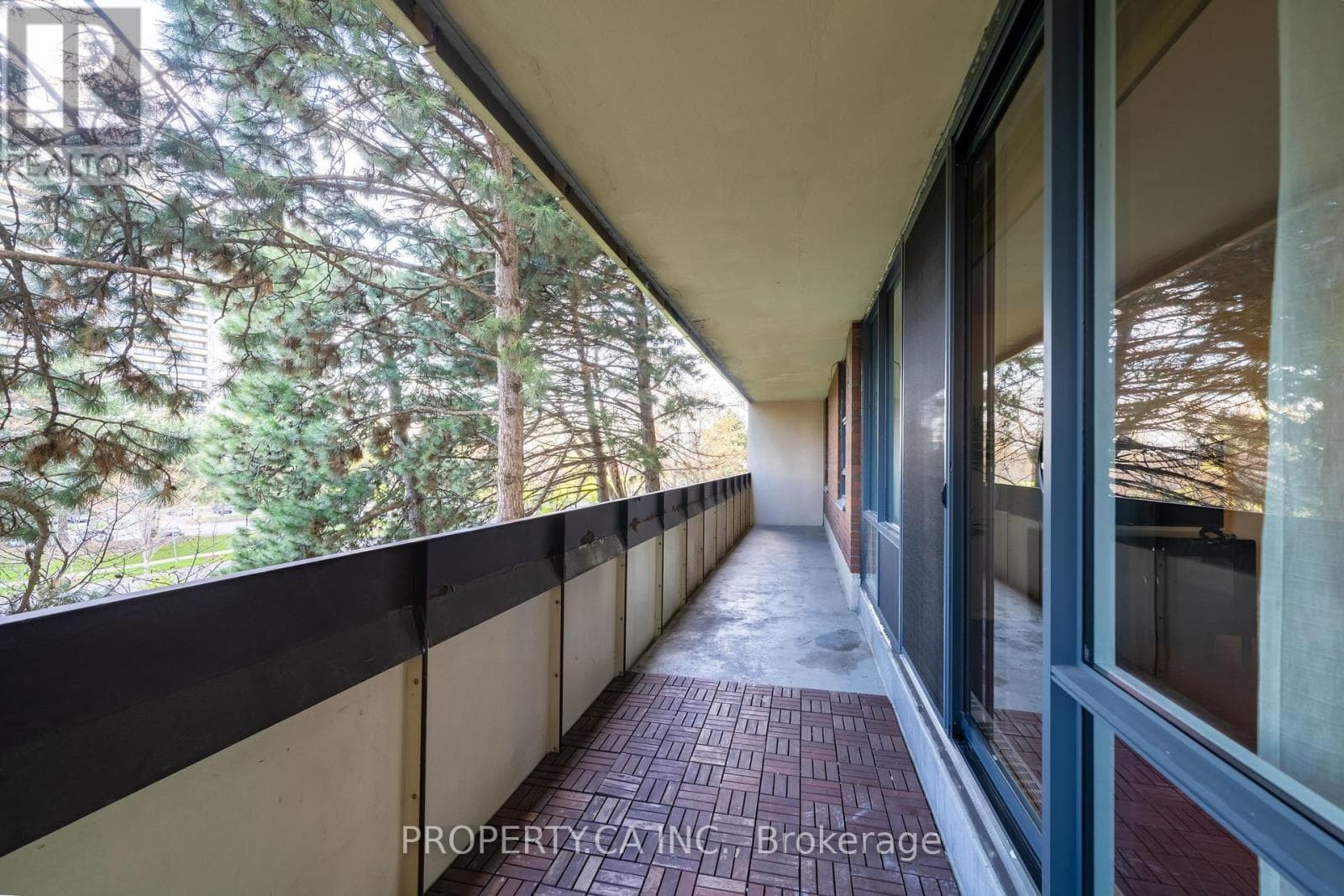 1,080 sqft 2-bed condo steps to Finch West LRT and York University, $489,000 23
