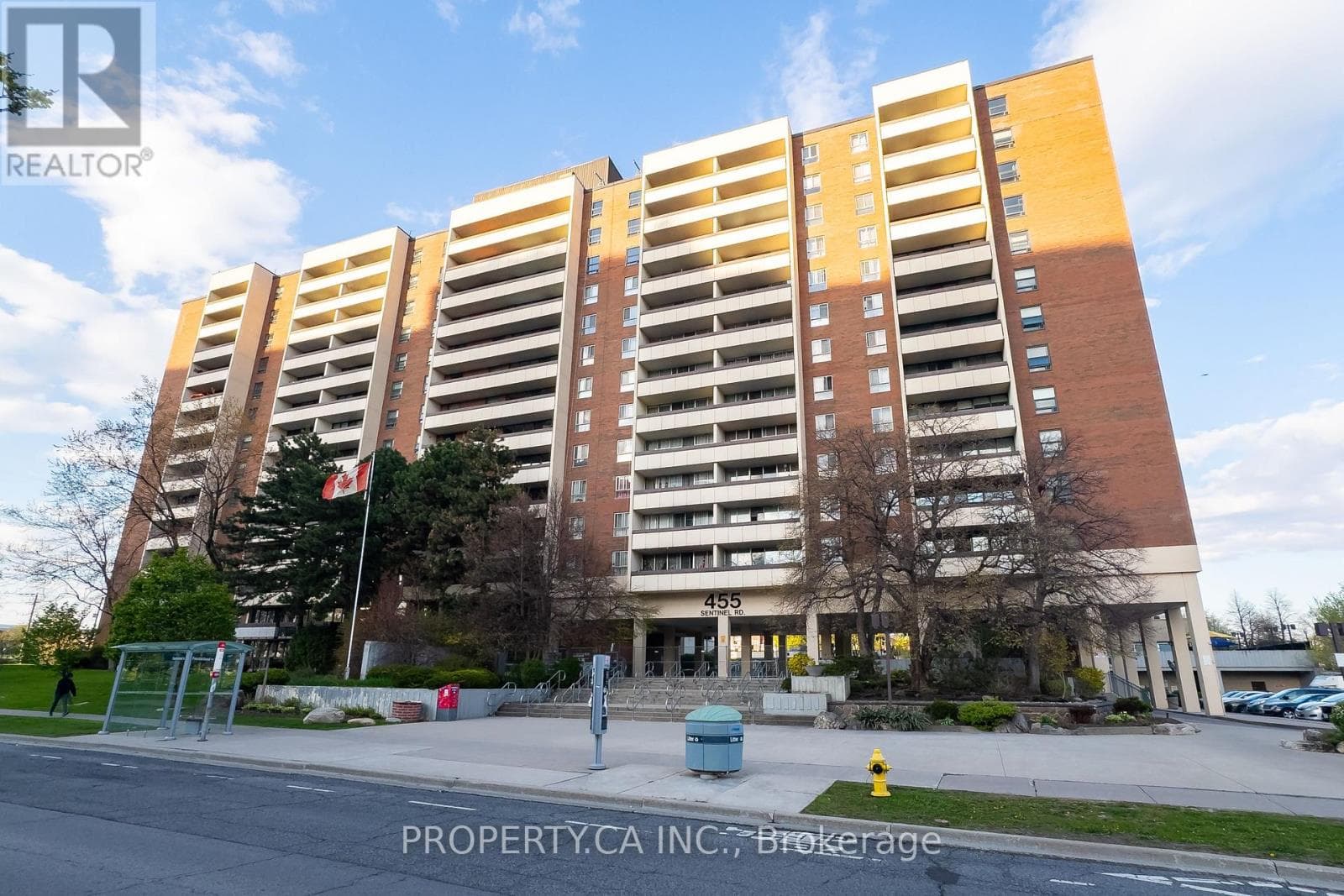1,080 sqft 2-bed condo steps to Finch West LRT and York University, $489,000 28
