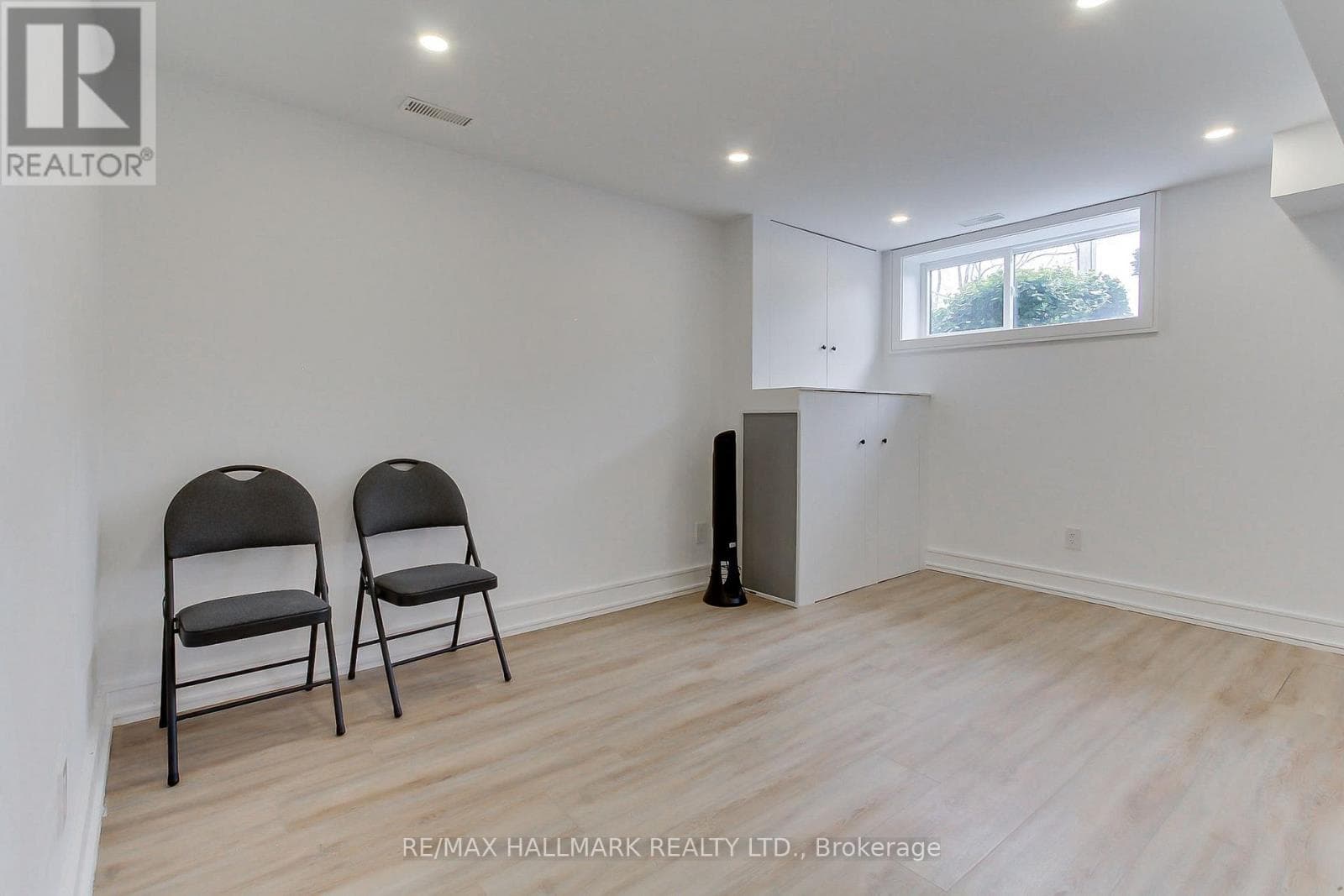 Property data unavailable; classification pinned to value_add pending listing details 33