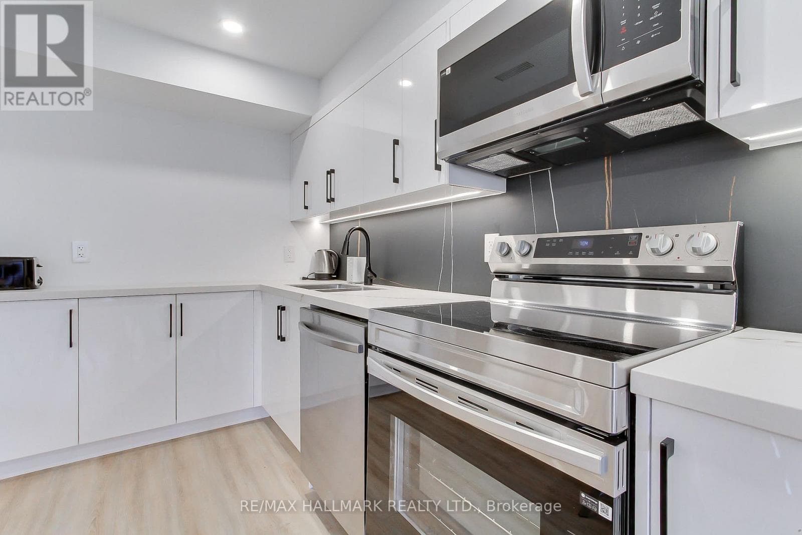 Property data unavailable; classification pinned to value_add pending listing details 37