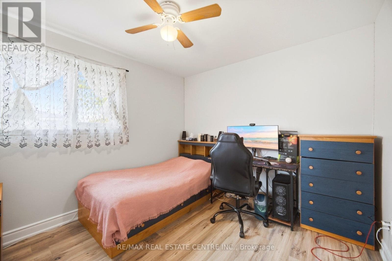 Bramalea 4-bed detached on 55x120 lot with finished 1-bed basement apartment and separate entrance 15
