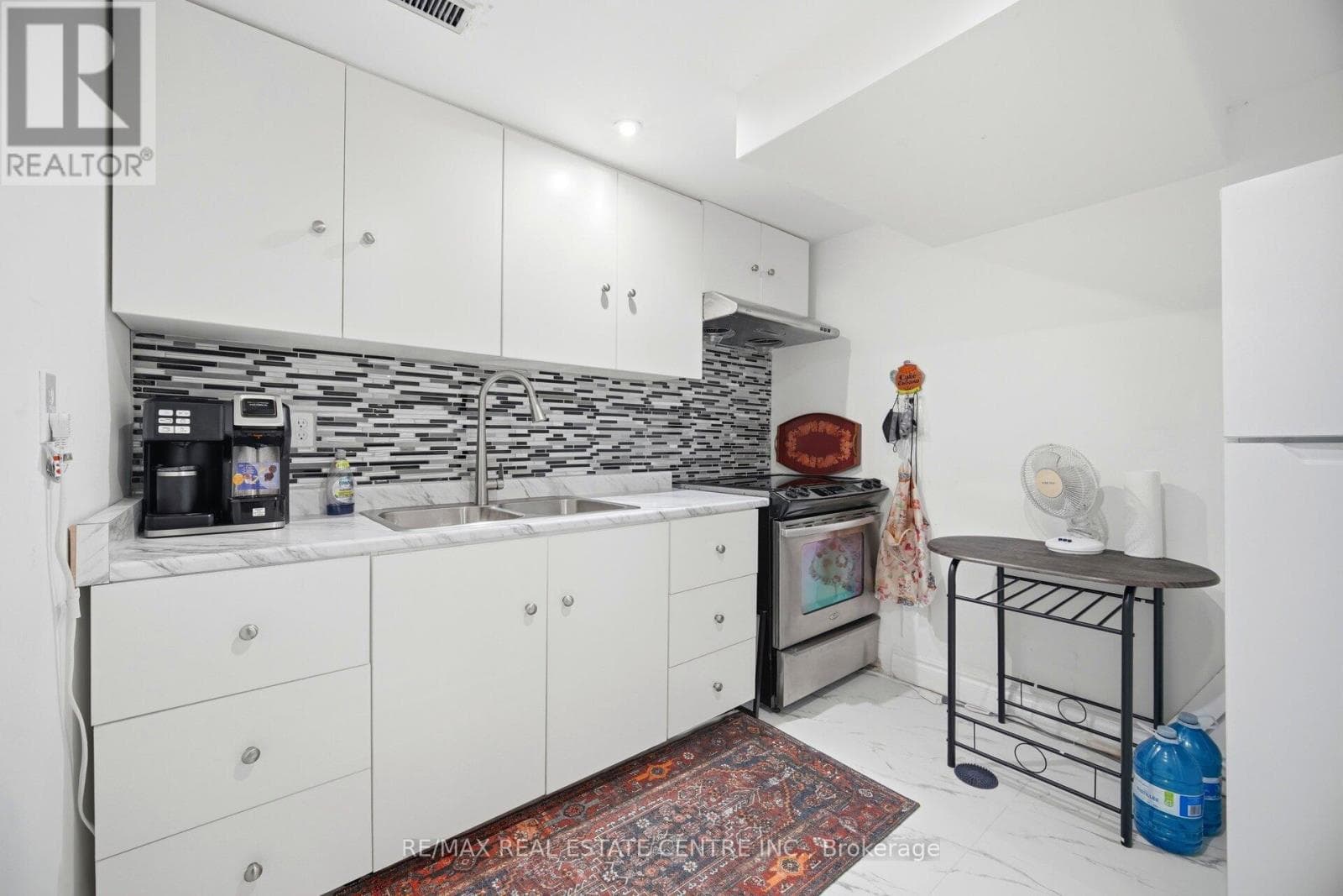 Bramalea 4-bed detached on 55x120 lot with finished 1-bed basement apartment and separate entrance 20