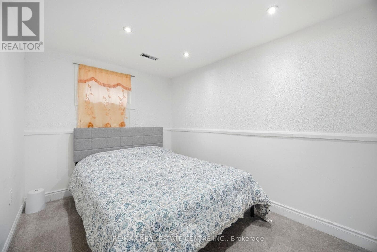 Bramalea 4-bed detached on 55x120 lot with finished 1-bed basement apartment and separate entrance 22