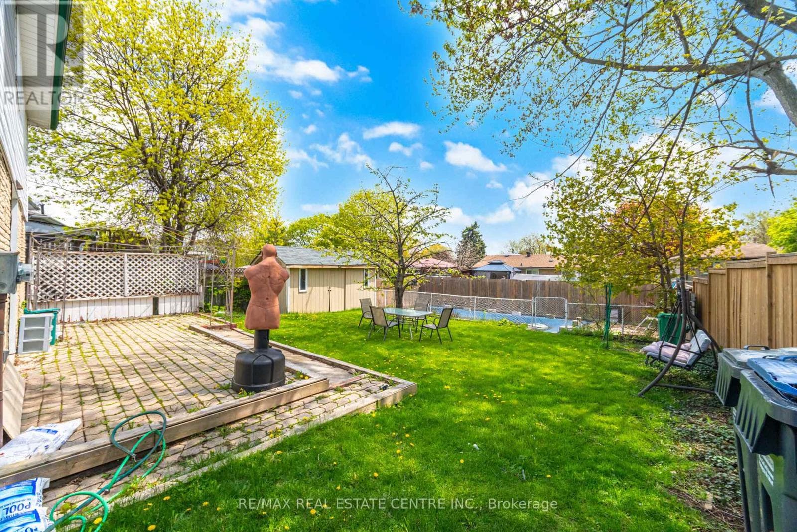 Bramalea 4-bed detached on 55x120 lot with finished 1-bed basement apartment and separate entrance 25
