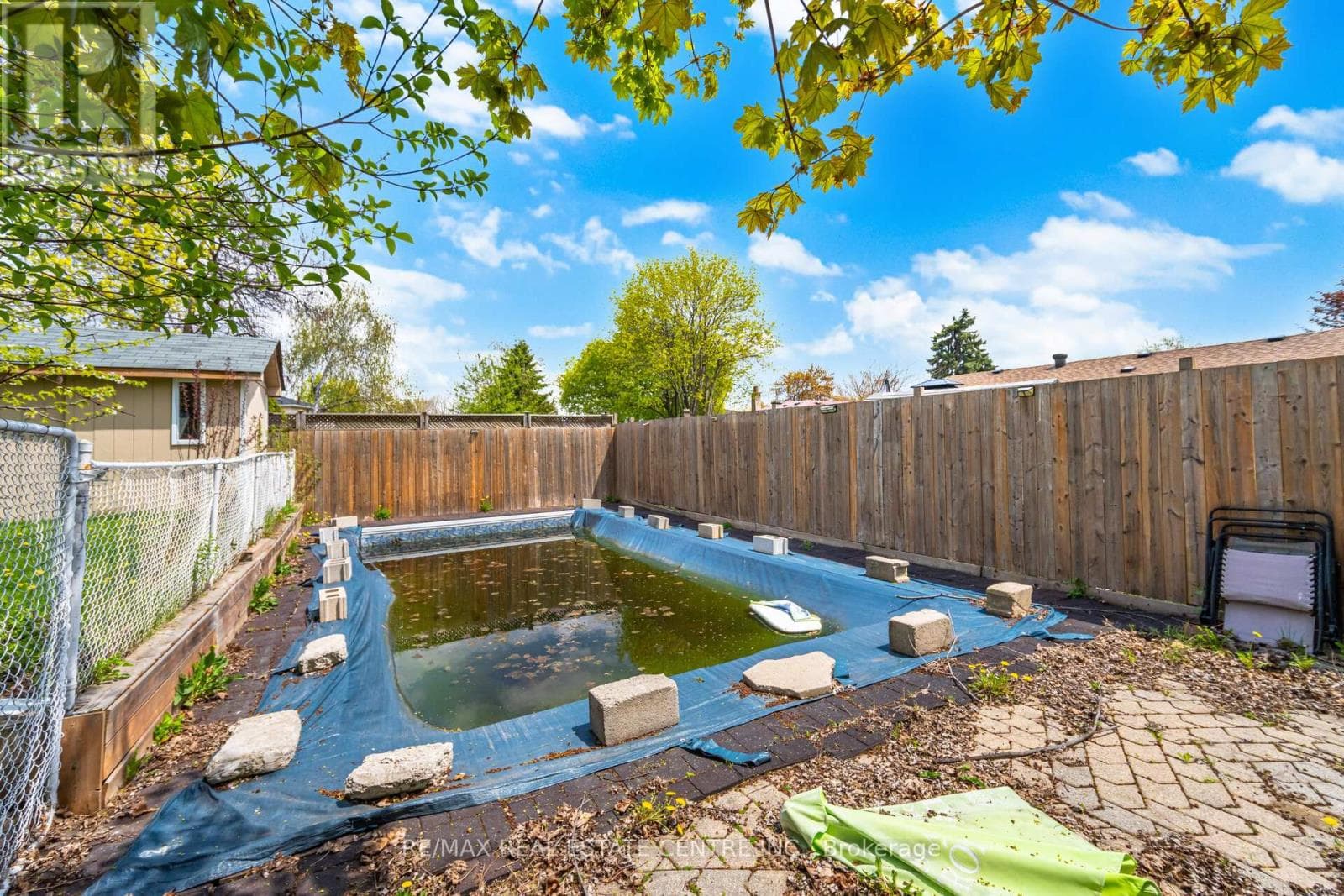 Bramalea 4-bed detached on 55x120 lot with finished 1-bed basement apartment and separate entrance 28