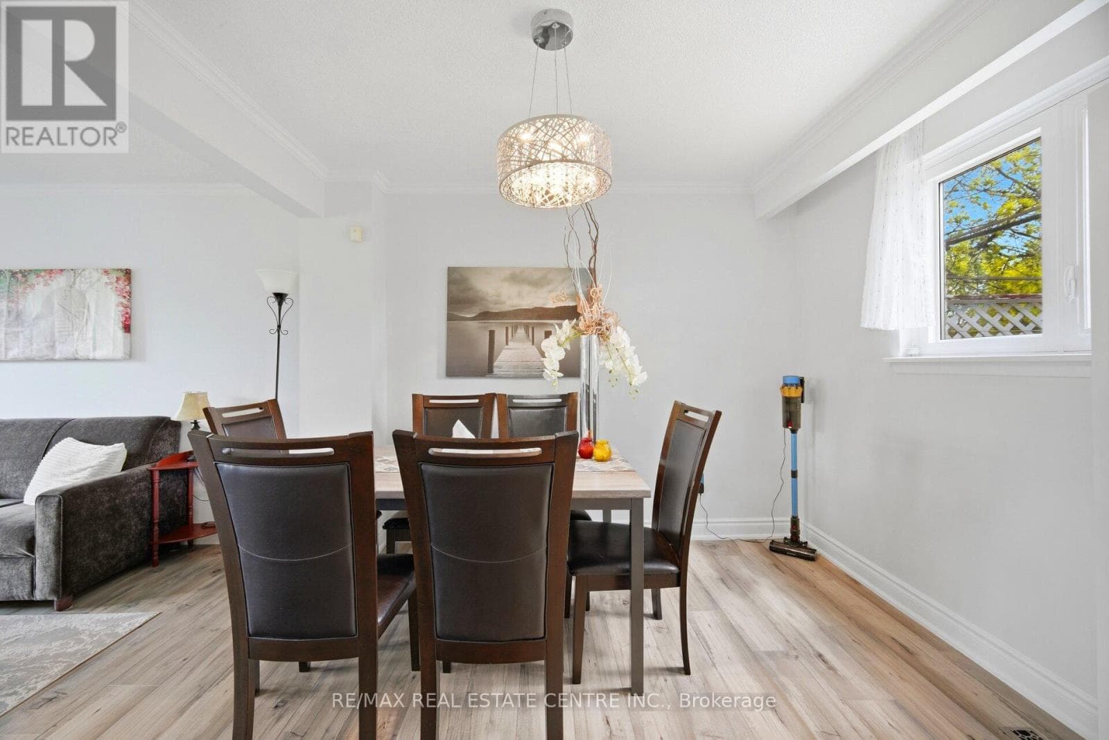Bramalea 4-bed detached on 55x120 lot with finished 1-bed basement apartment and separate entrance 6