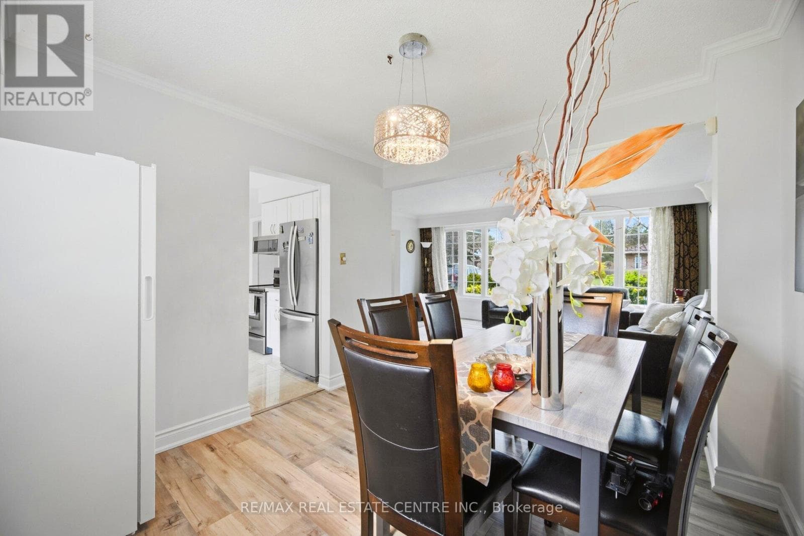 Bramalea 4-bed detached on 55x120 lot with finished 1-bed basement apartment and separate entrance 7