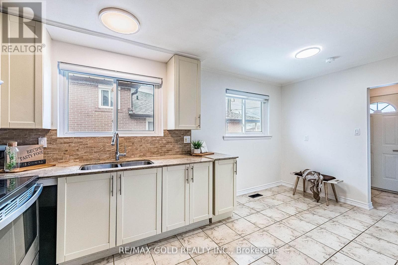 Brampton North 4-bed with separate side entrance and finished basement, priced at $699,900 10