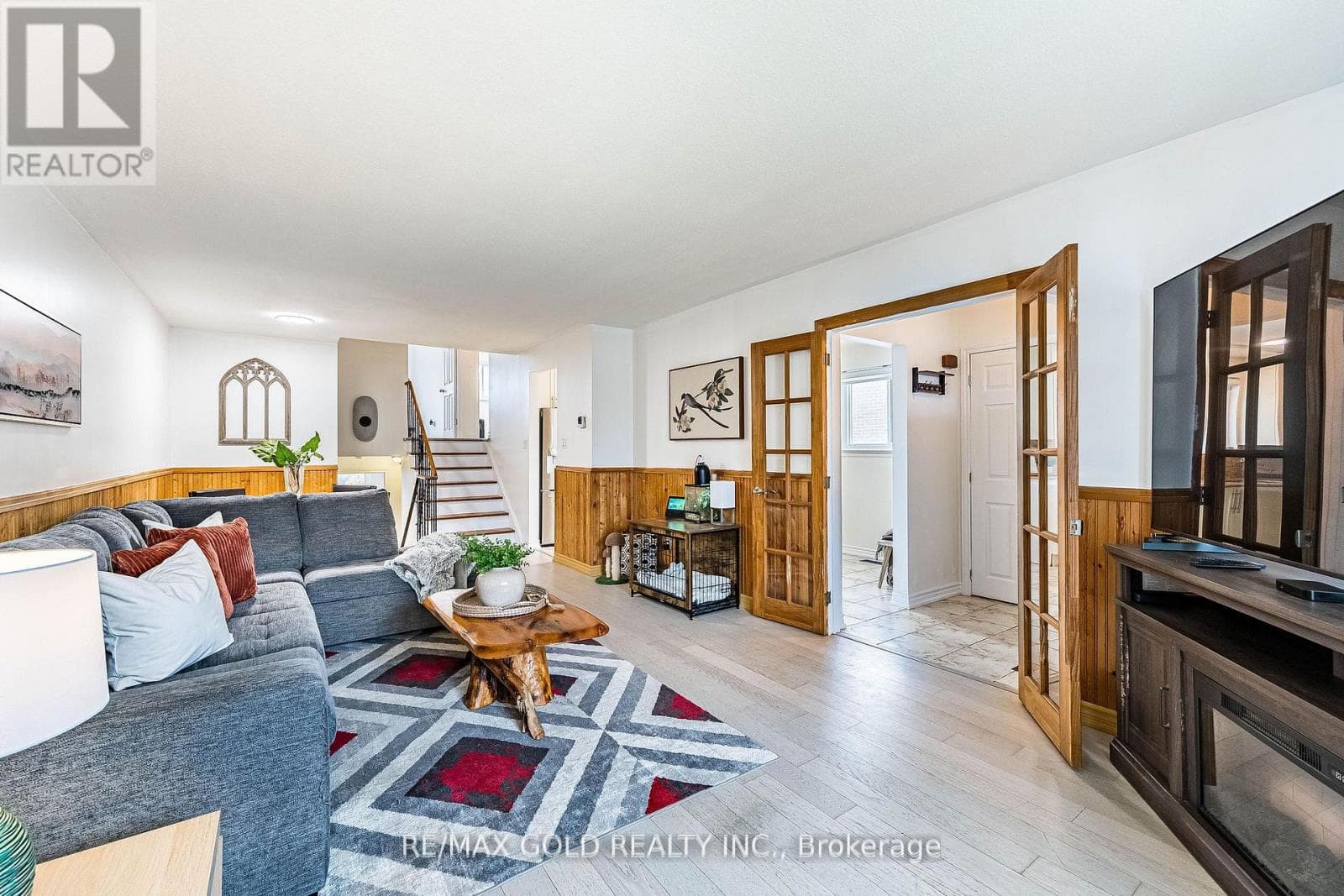 Brampton North 4-bed with separate side entrance and finished basement, priced at $699,900 11