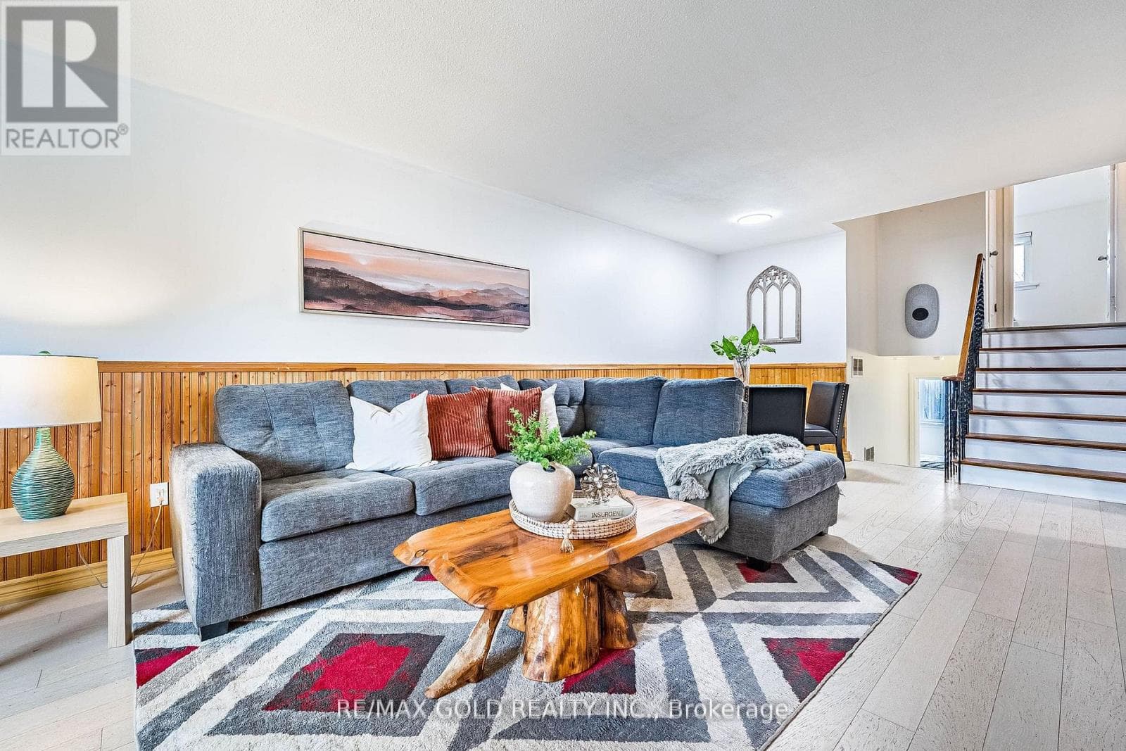 Brampton North 4-bed with separate side entrance and finished basement, priced at $699,900 14