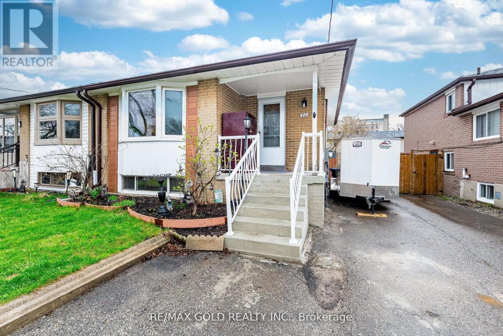 Brampton North 4-bed with separate side entrance and finished basement, priced at $699,900 2