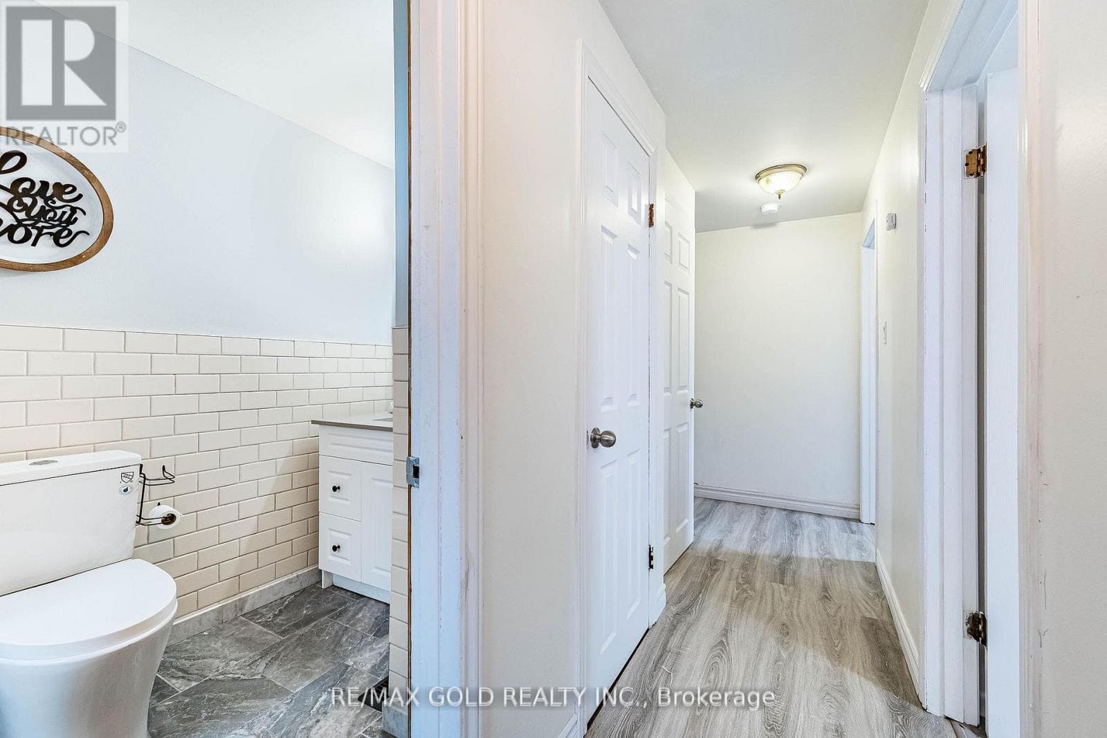 Brampton North 4-bed with separate side entrance and finished basement, priced at $699,900 26