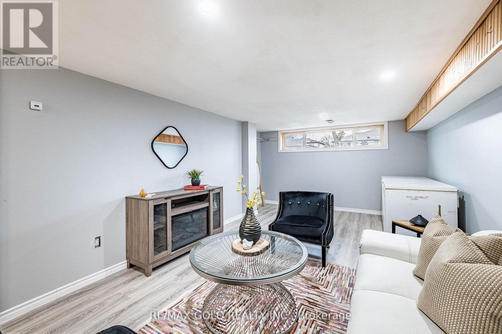 Brampton North 4-bed with separate side entrance and finished basement, priced at $699,900 34