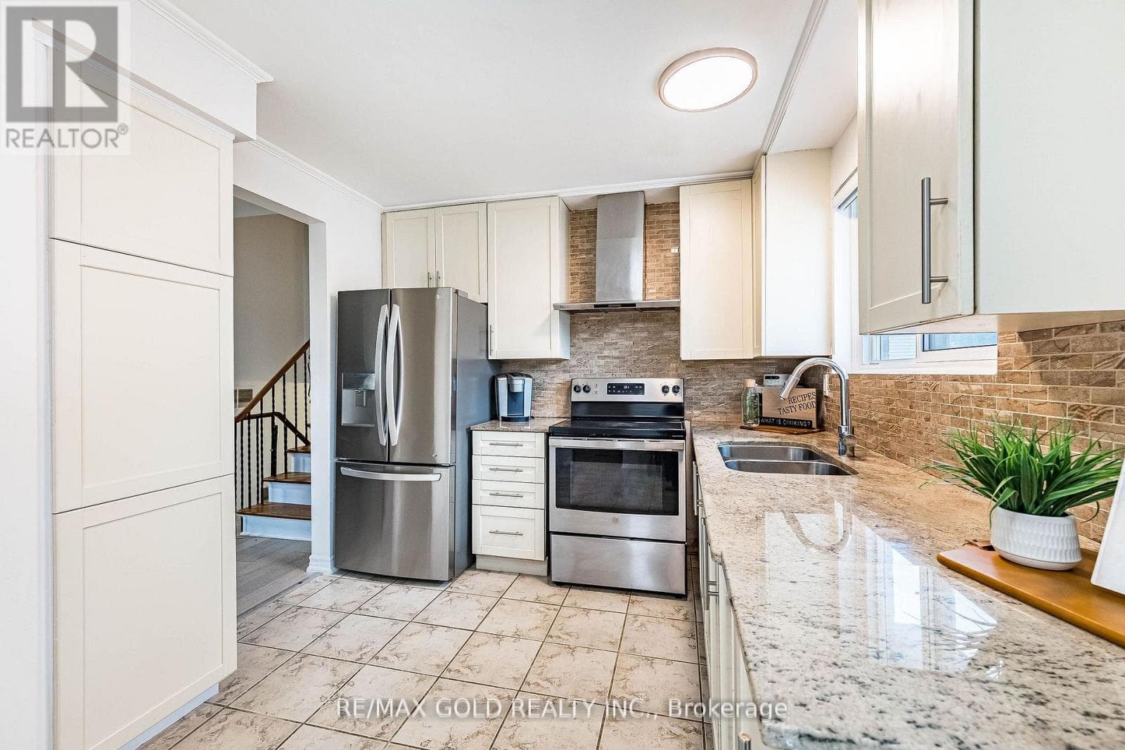 Brampton North 4-bed with separate side entrance and finished basement, priced at $699,900 8