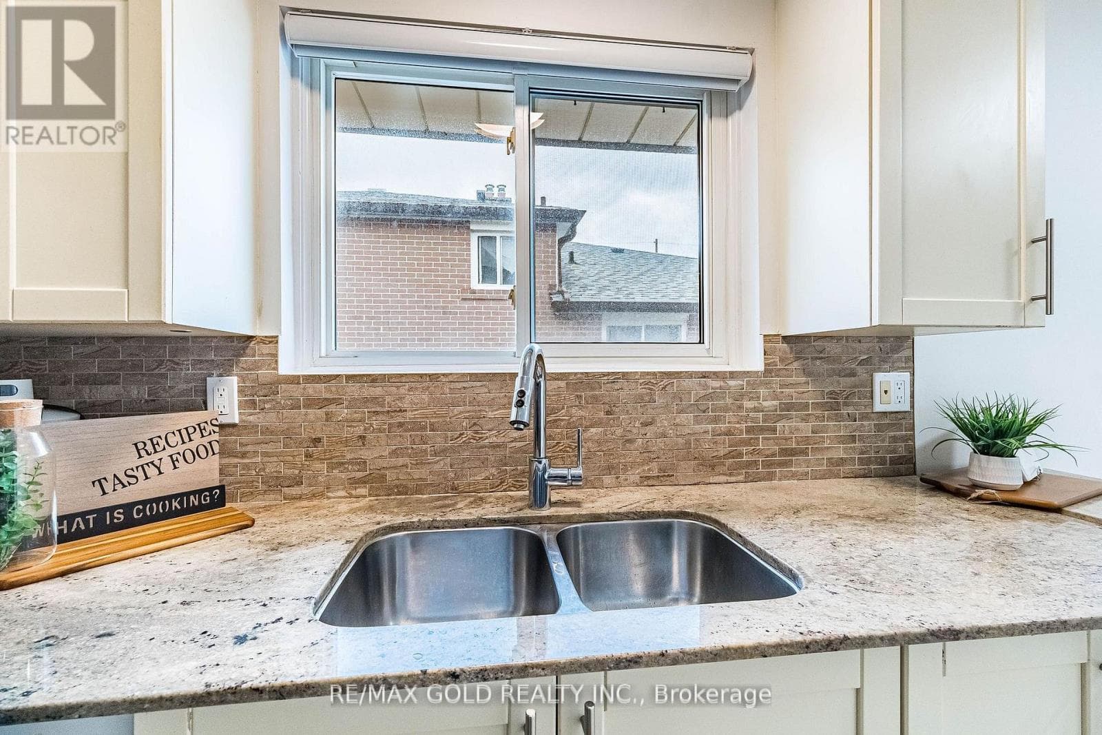 Brampton North 4-bed with separate side entrance and finished basement, priced at $699,900 9
