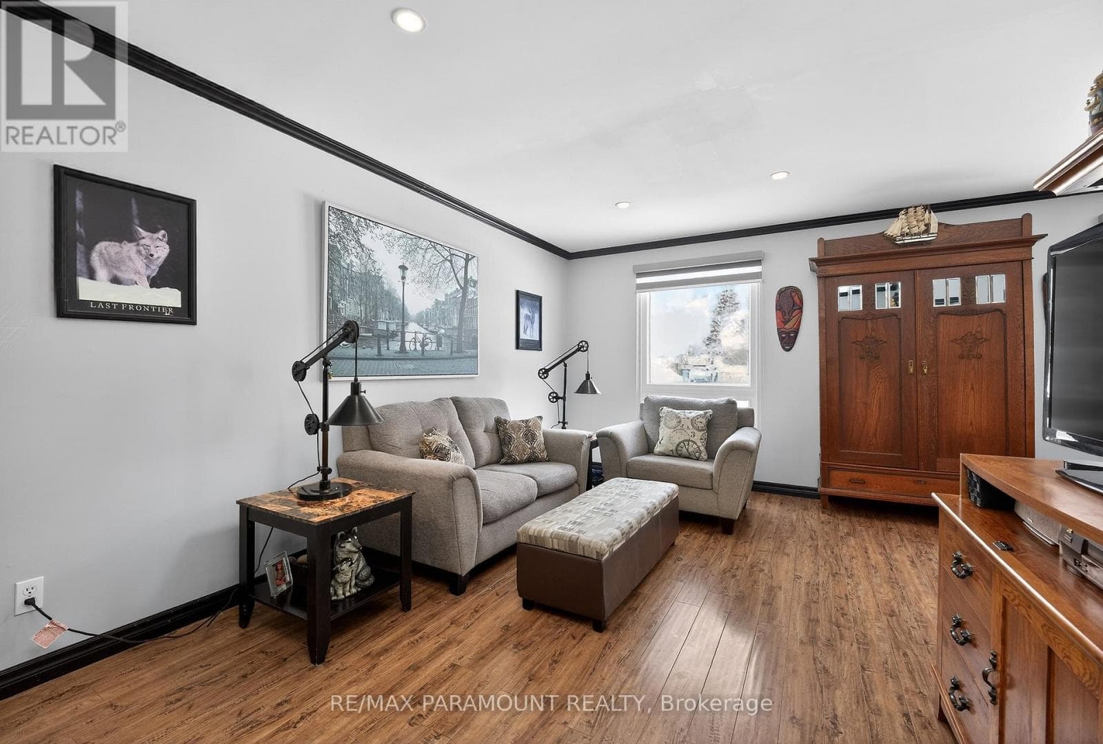Renovated Madoc bungalow on 50 x 100 lot with separate-entrance finished basement 10