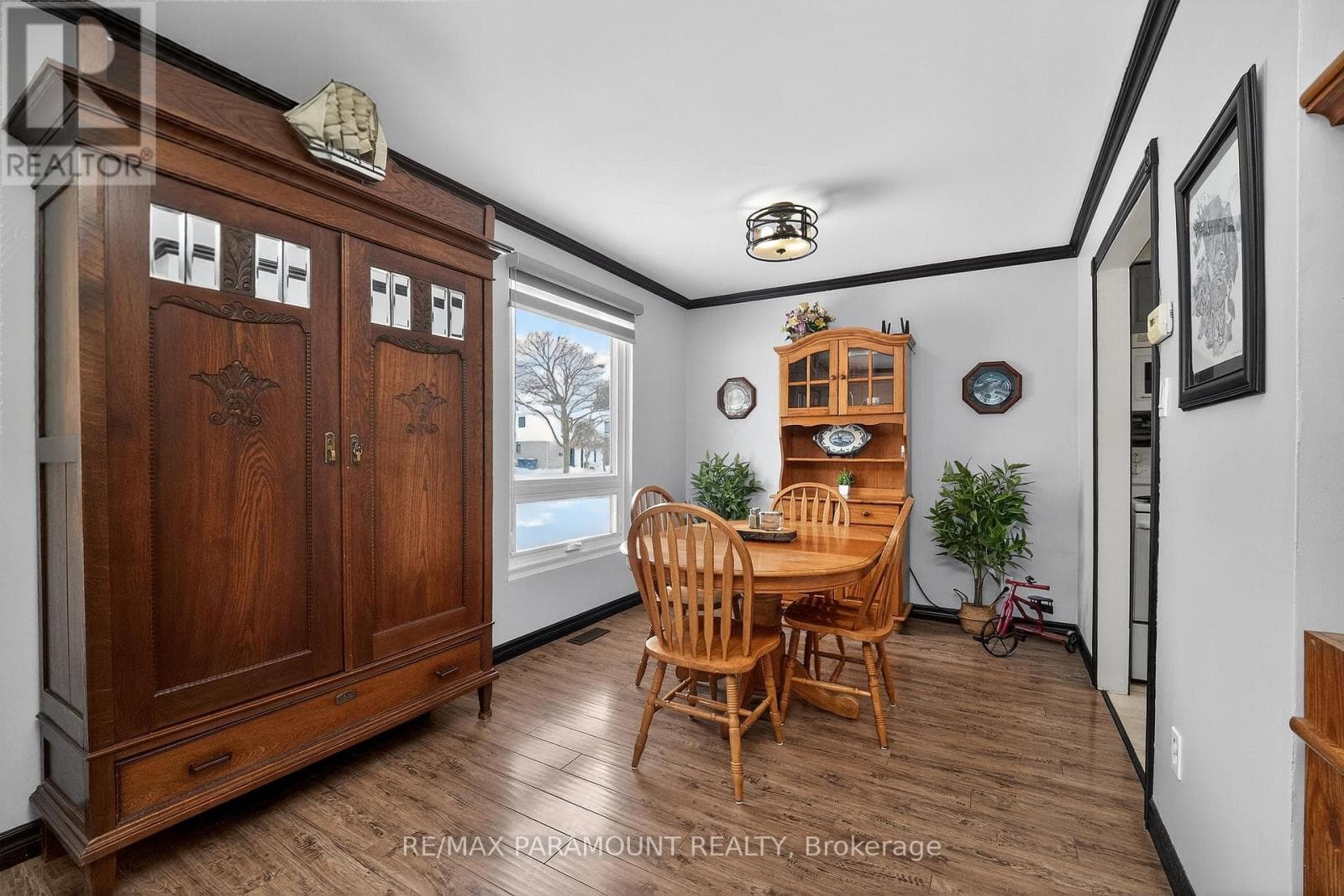 Renovated Madoc bungalow on 50 x 100 lot with separate-entrance finished basement 12