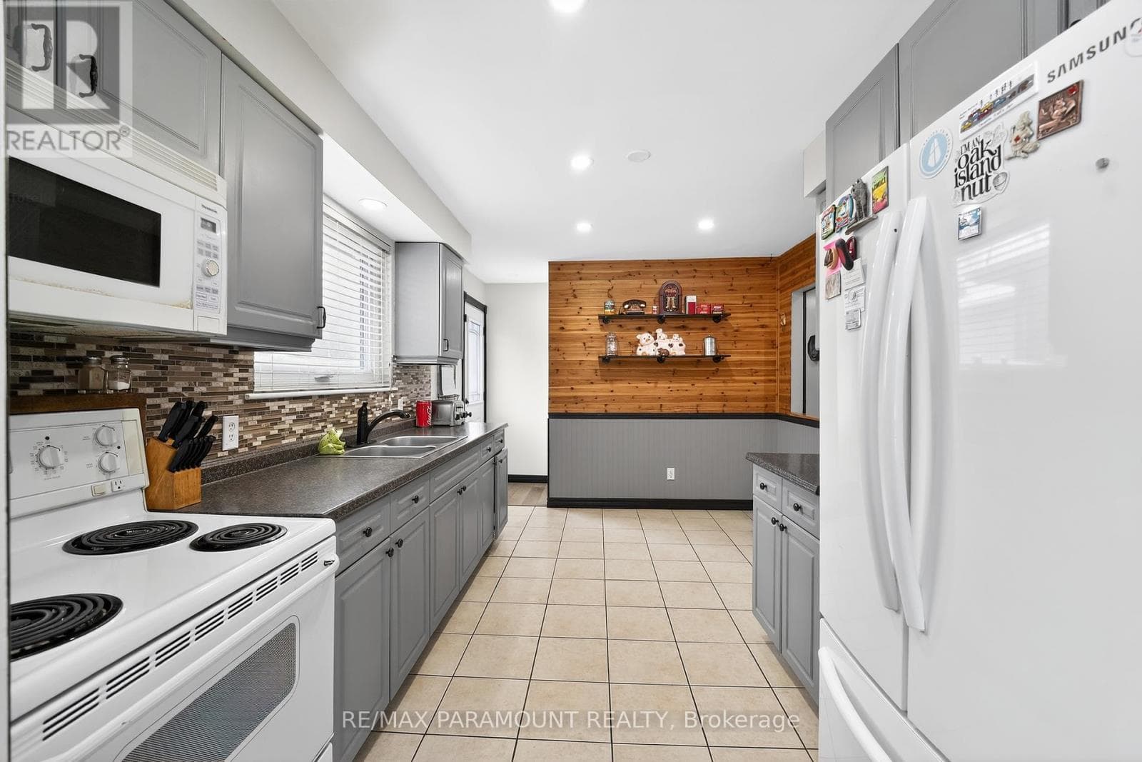 Renovated Madoc bungalow on 50 x 100 lot with separate-entrance finished basement 15