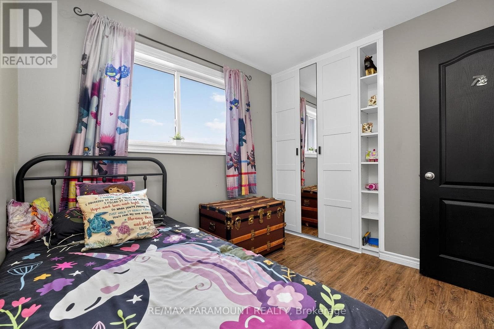 Renovated Madoc bungalow on 50 x 100 lot with separate-entrance finished basement 27