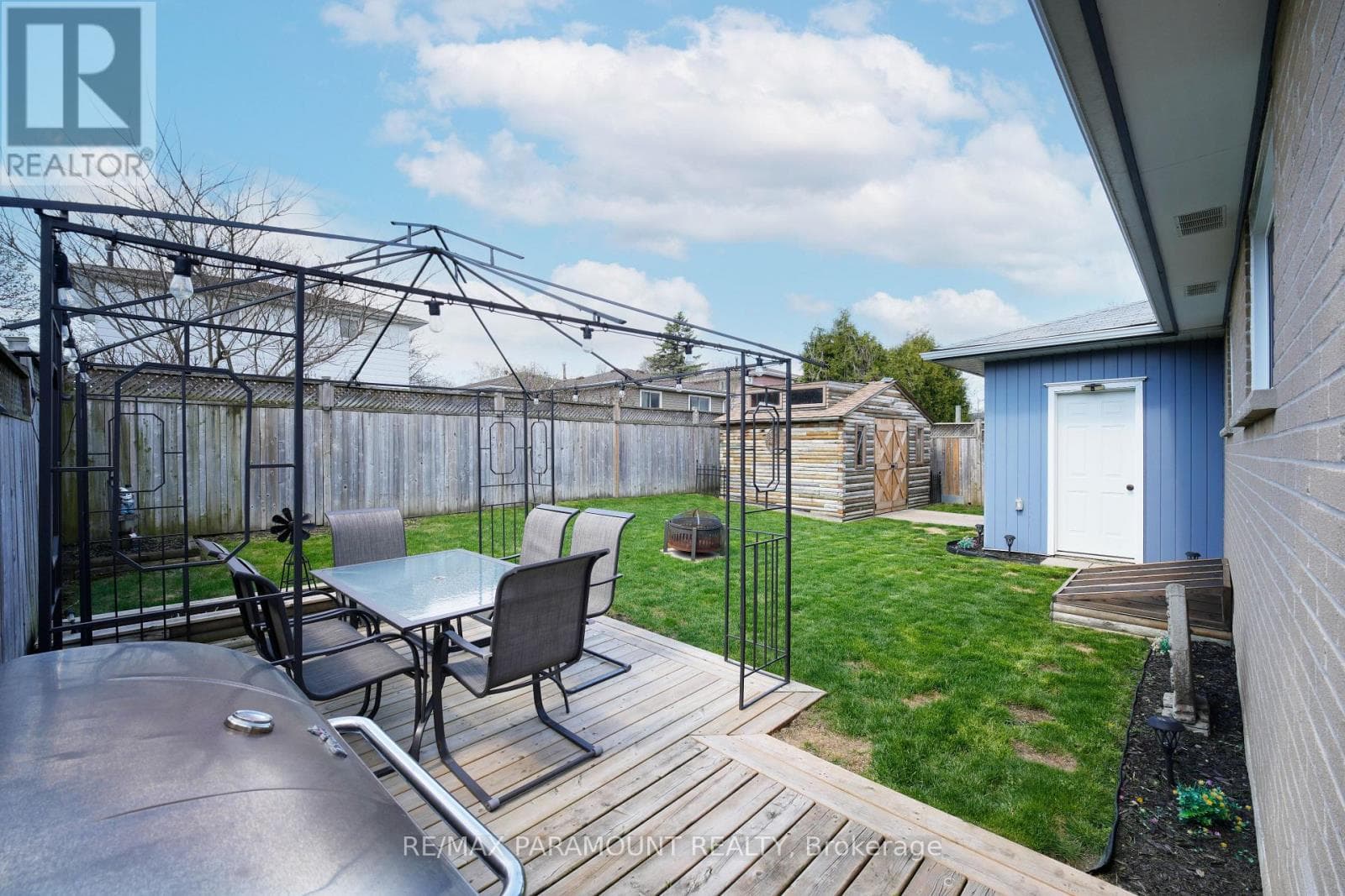 Renovated Madoc bungalow on 50 x 100 lot with separate-entrance finished basement 39