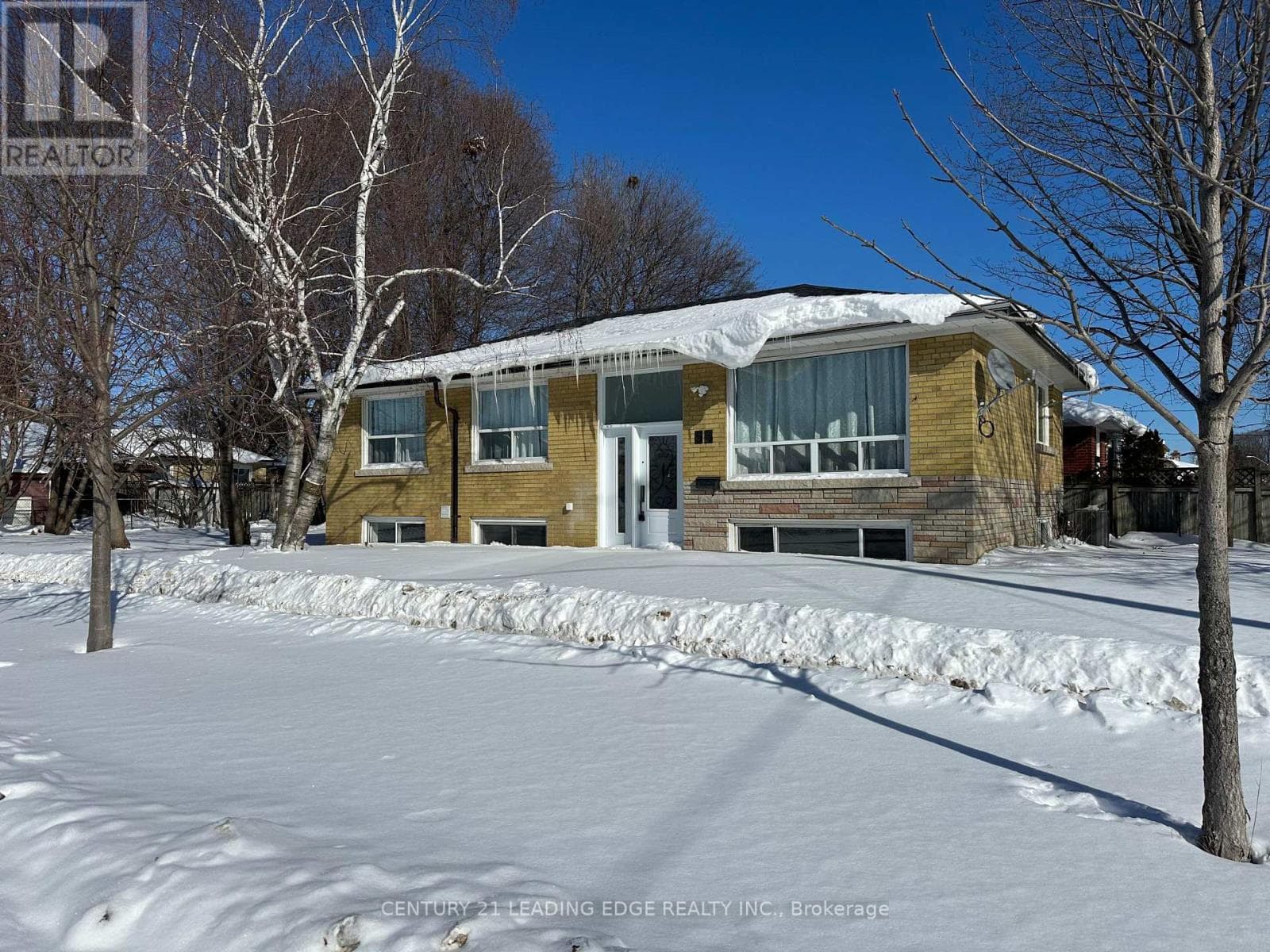Renovated Scarborough bungalow with two-unit basement, steps to UTSC and Centennial College