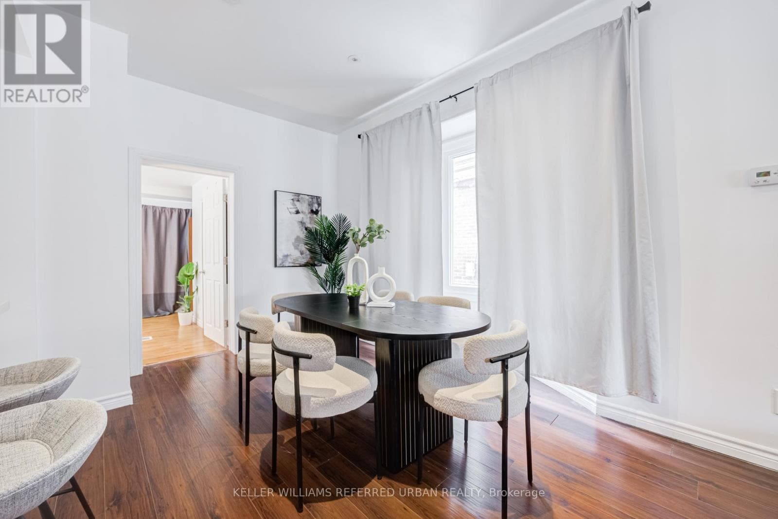 Detached Long Branch 2-storey on spacious lot: end-user, renovator, or builder play near the lake 12