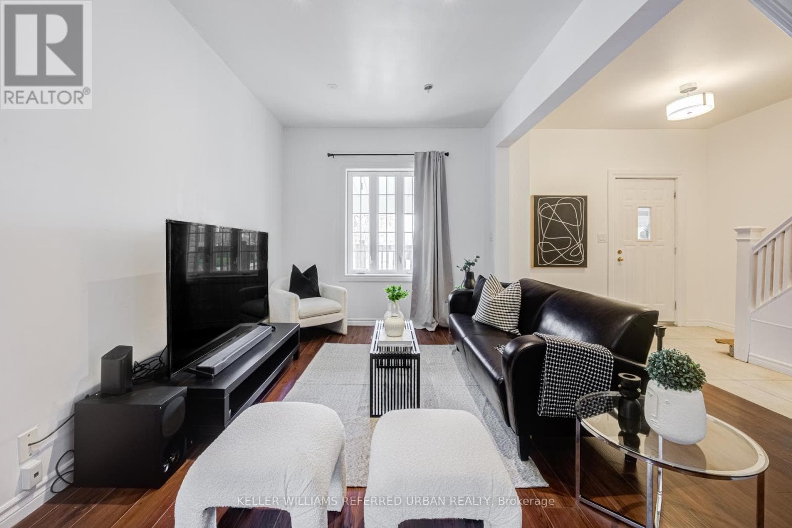 Detached Long Branch 2-storey on spacious lot: end-user, renovator, or builder play near the lake 6