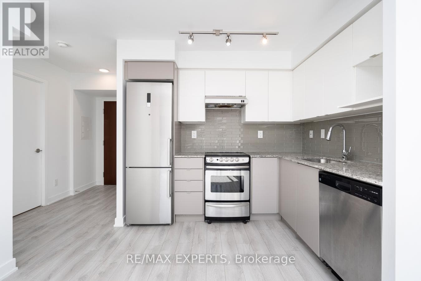 Yorkdale-Glen Park 1-bed condo at 160 Flemington, steps to subway and Yorkdale Mall 12