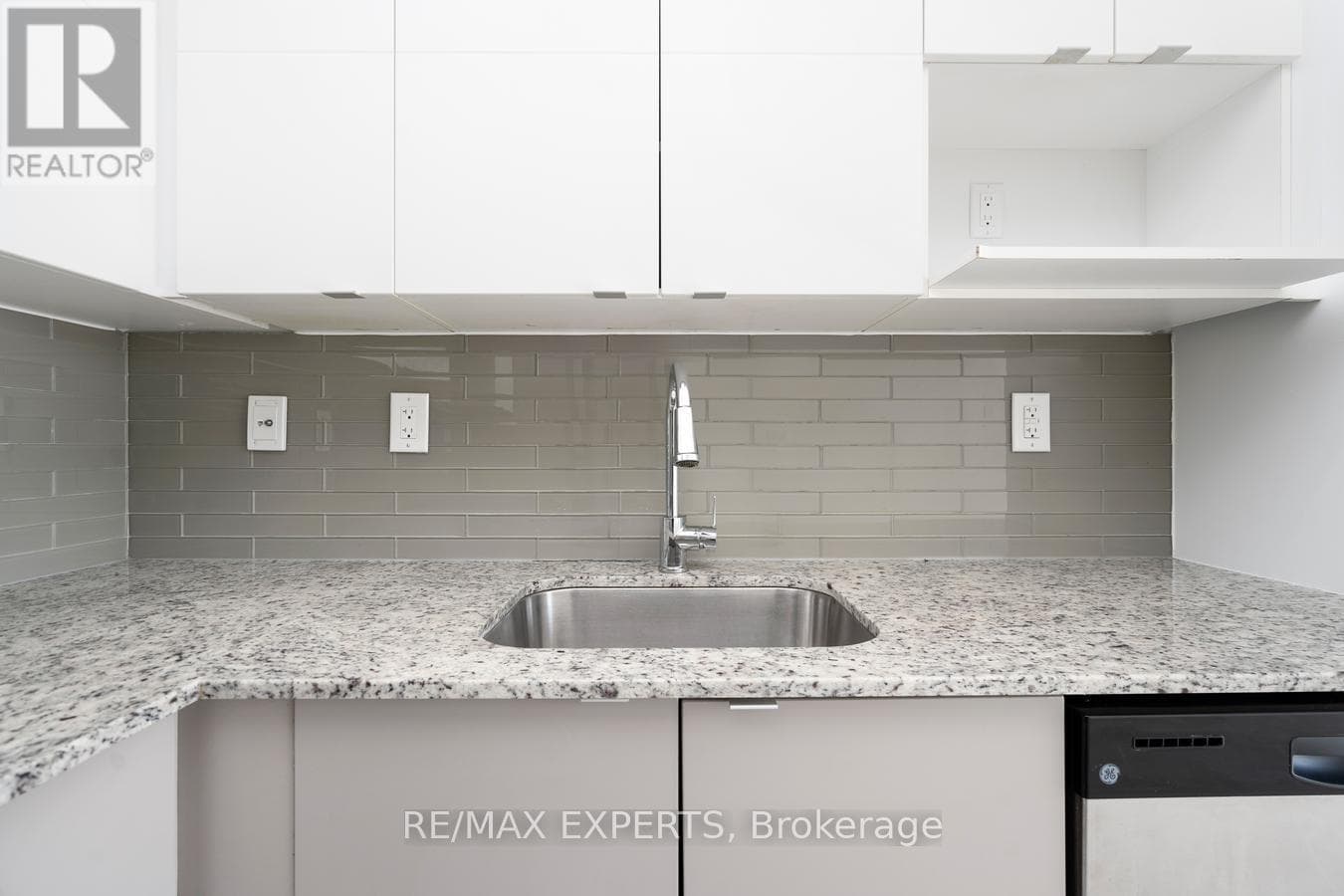 Yorkdale-Glen Park 1-bed condo at 160 Flemington, steps to subway and Yorkdale Mall 13