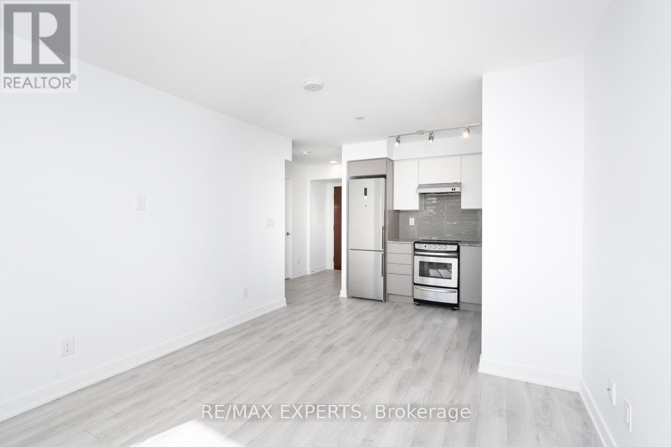 Yorkdale-Glen Park 1-bed condo at 160 Flemington, steps to subway and Yorkdale Mall 18