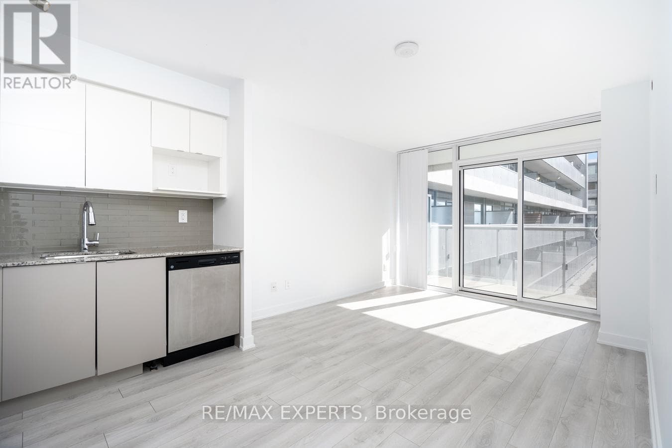 Yorkdale-Glen Park 1-bed condo at 160 Flemington, steps to subway and Yorkdale Mall 9