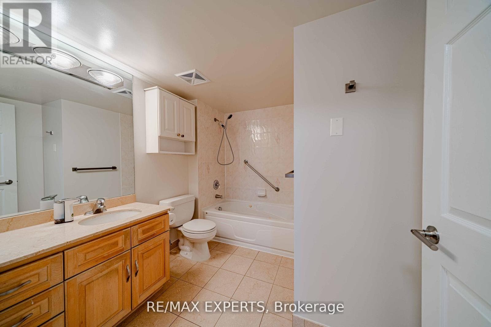 All-inclusive 1+Den in gated Tridel community at Bonis Ave, $398,000 with 4.53% cap rate 19