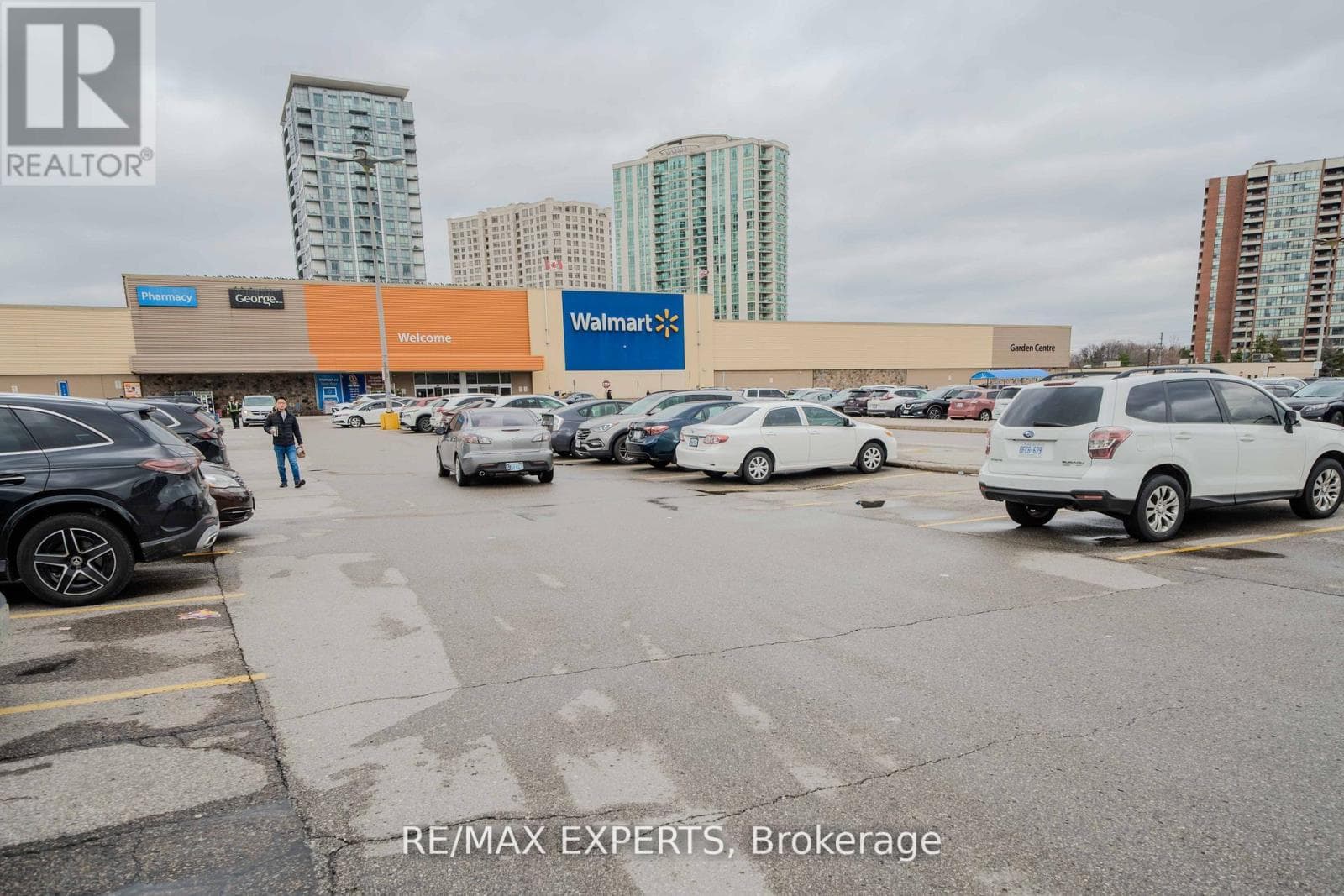 All-inclusive 1+Den in gated Tridel community at Bonis Ave, $398,000 with 4.53% cap rate 24