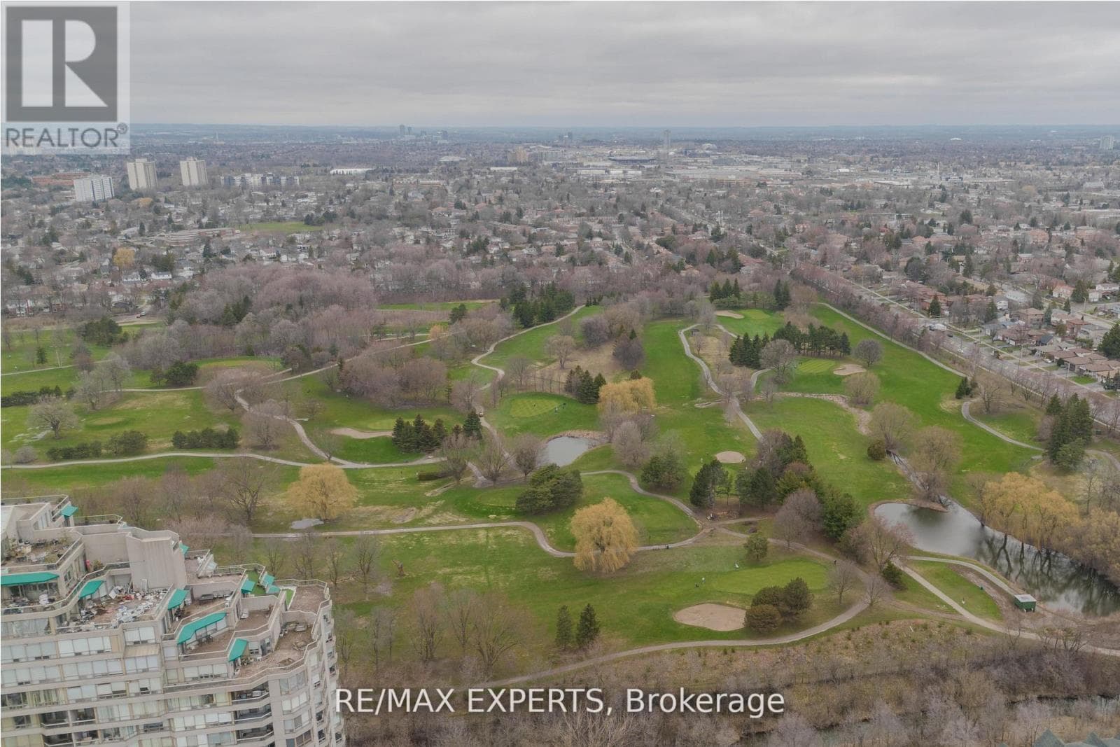 All-inclusive 1+Den in gated Tridel community at Bonis Ave, $398,000 with 4.53% cap rate 3
