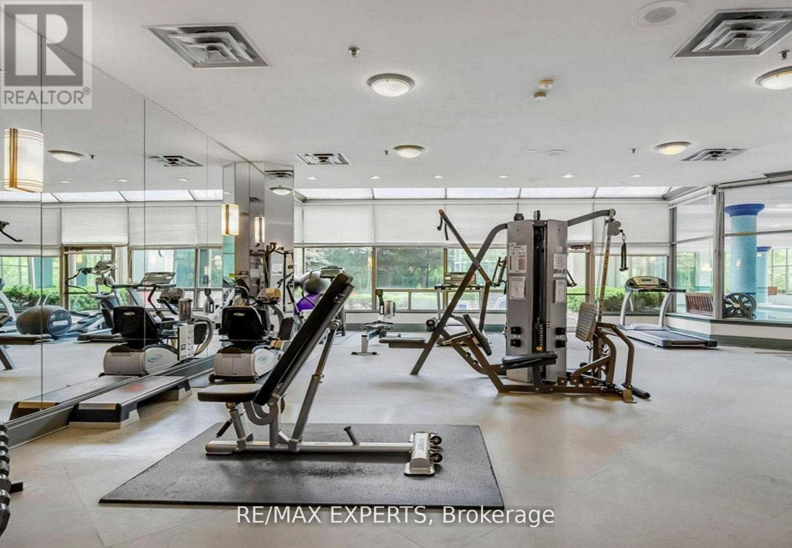 All-inclusive 1+Den in gated Tridel community at Bonis Ave, $398,000 with 4.53% cap rate 30
