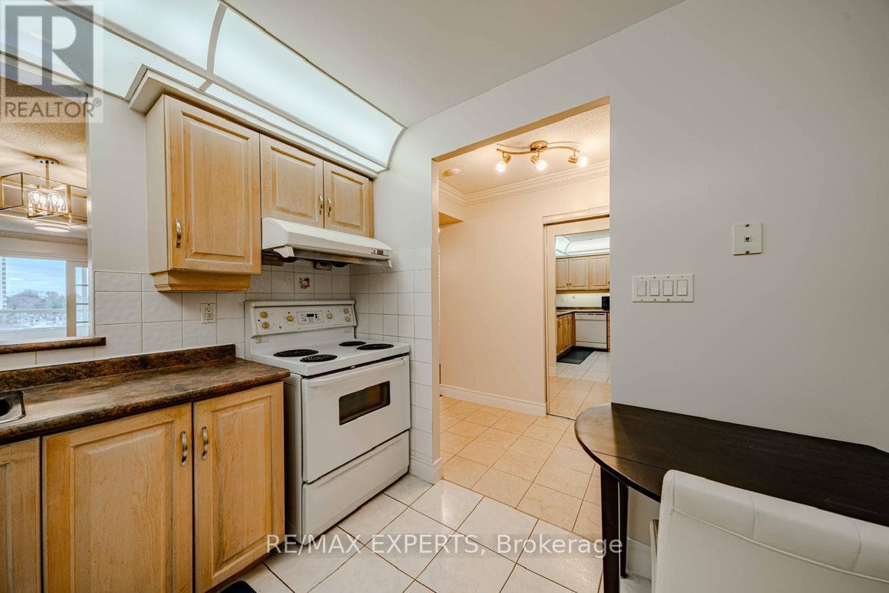 All-inclusive 1+Den in gated Tridel community at Bonis Ave, $398,000 with 4.53% cap rate 7