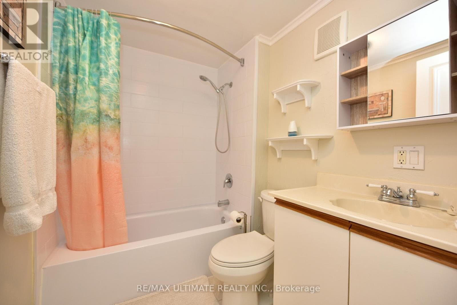 Detached Rockcliffe-Smythe bungalow with basement apartment, deep 15 x 150 ft lot 13