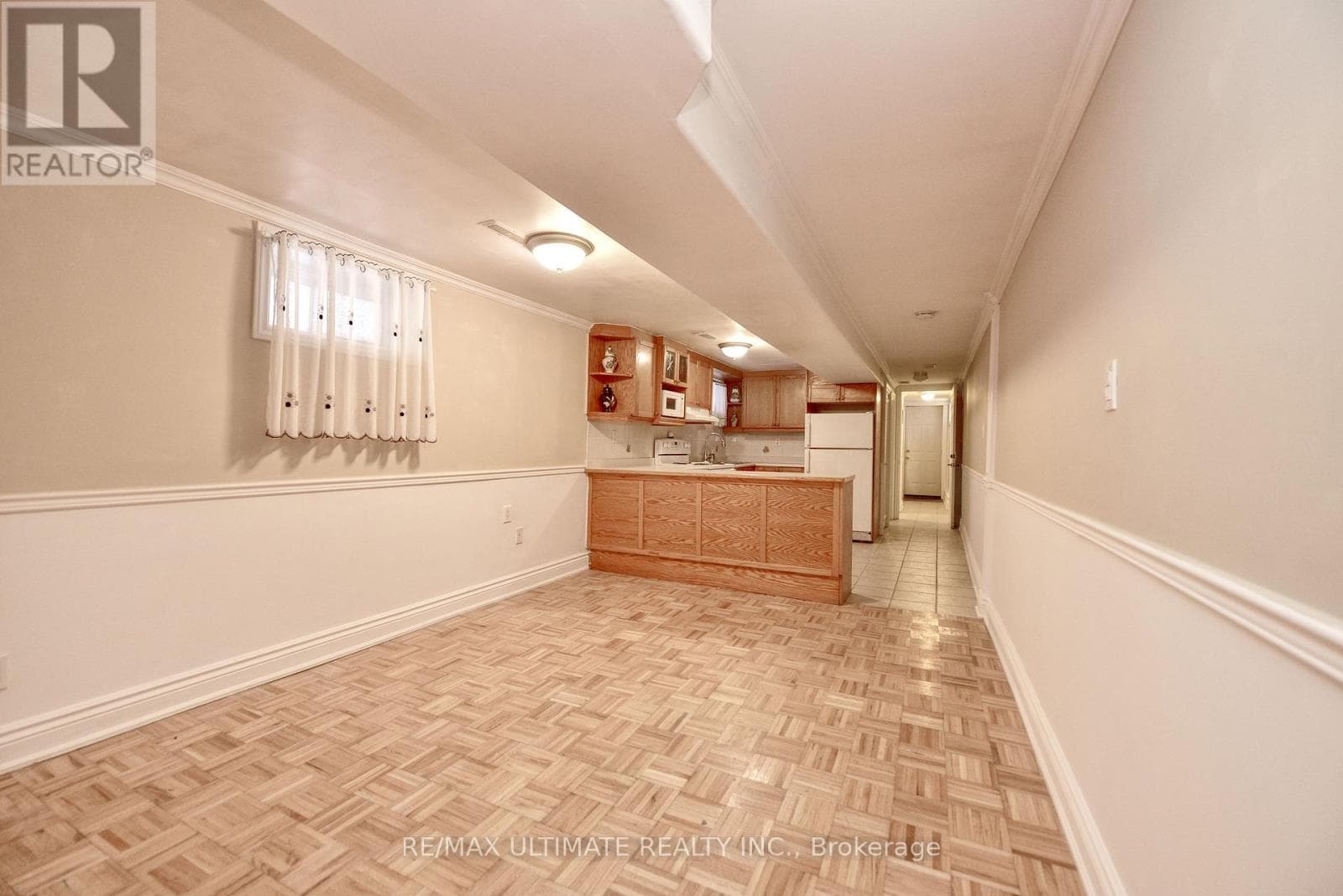 Detached Rockcliffe-Smythe bungalow with basement apartment, deep 15 x 150 ft lot 14