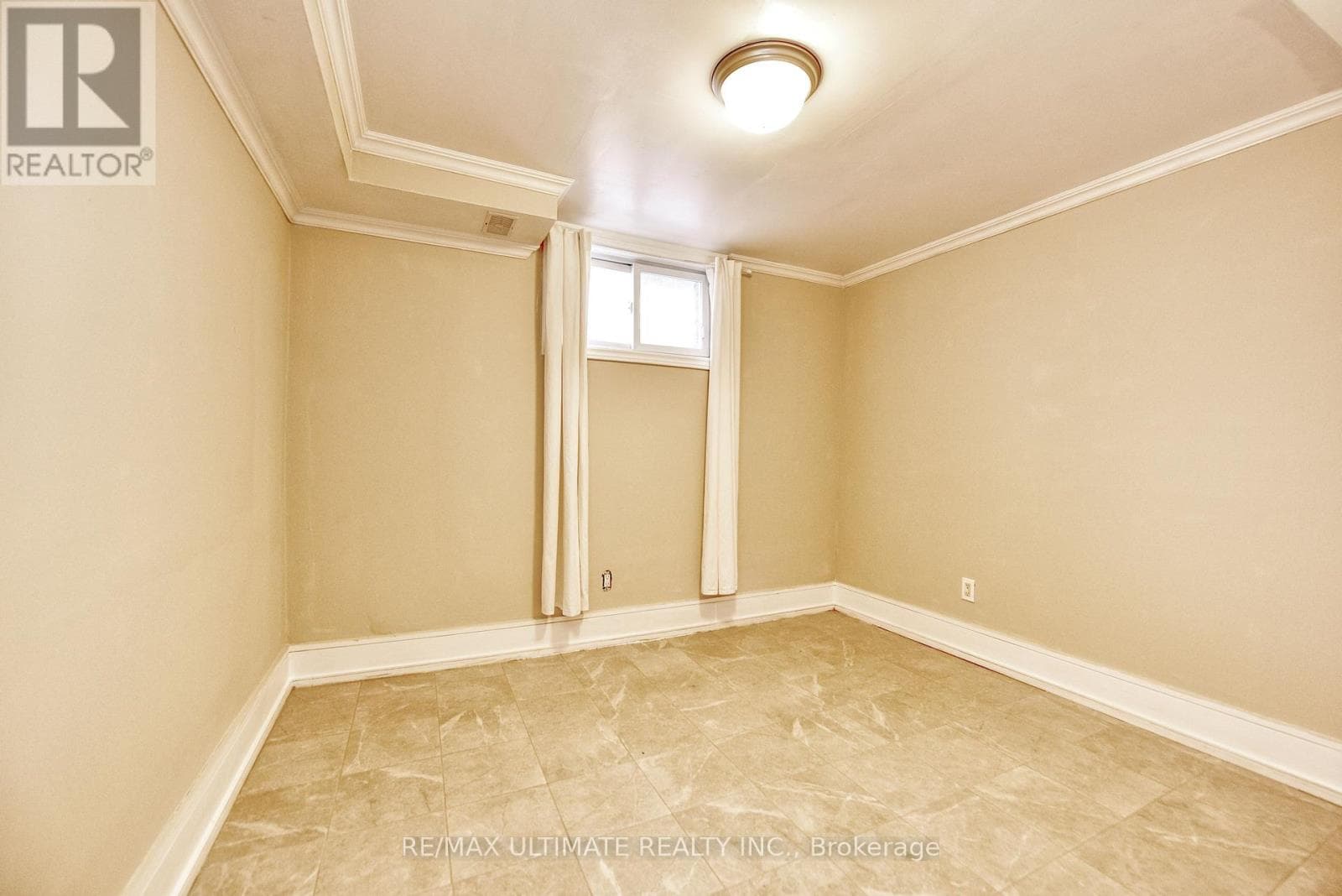 Detached Rockcliffe-Smythe bungalow with basement apartment, deep 15 x 150 ft lot 16
