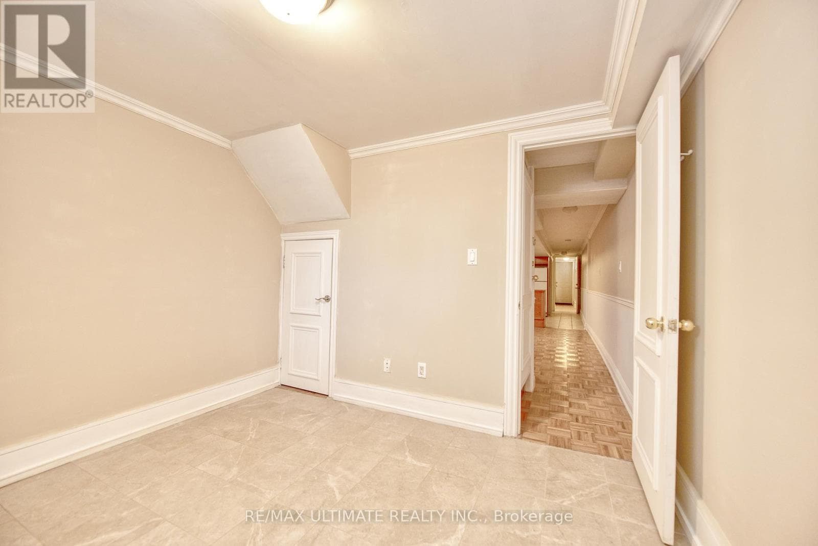 Detached Rockcliffe-Smythe bungalow with basement apartment, deep 15 x 150 ft lot 18